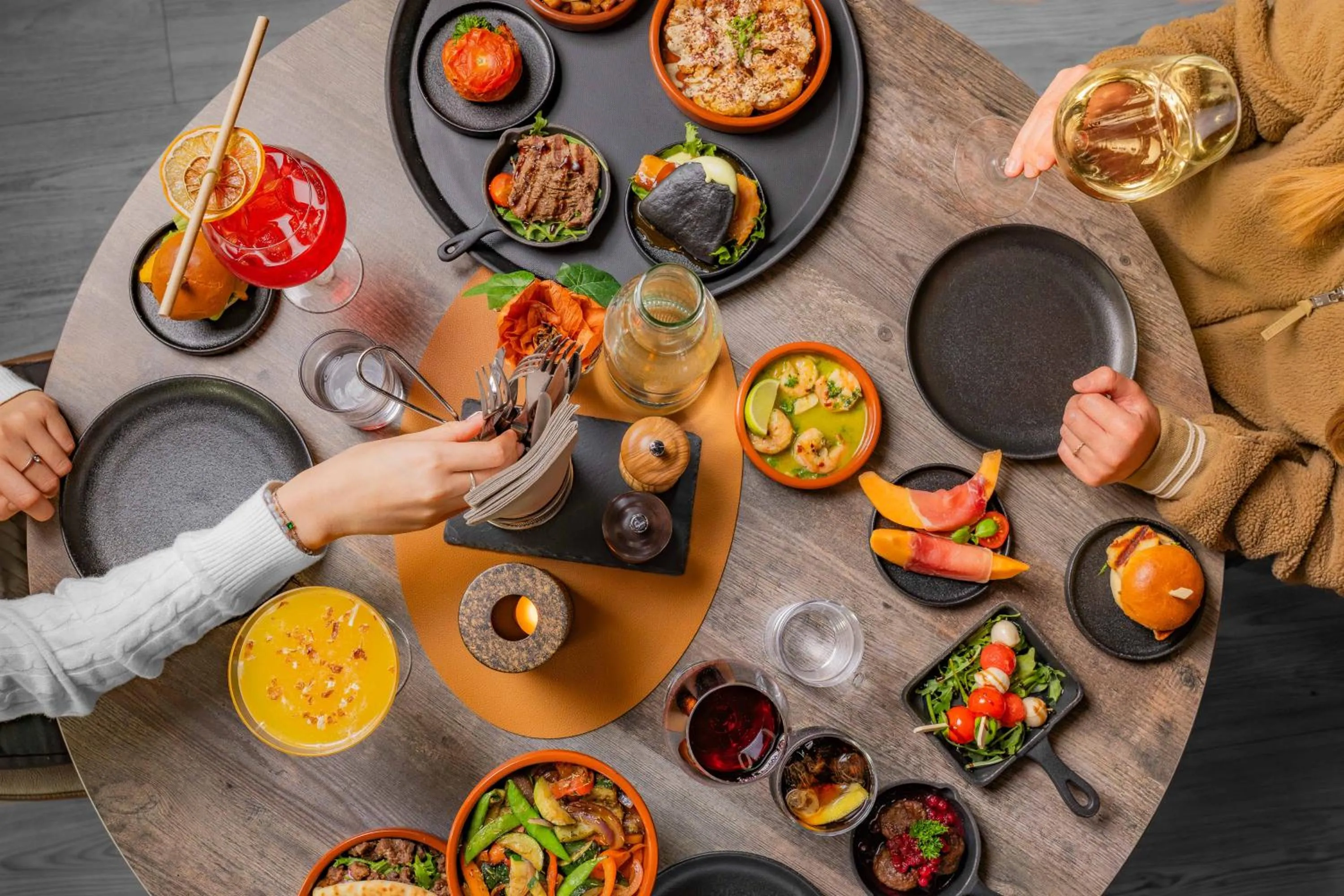 Restaurant/places to eat in Canyon Hotell