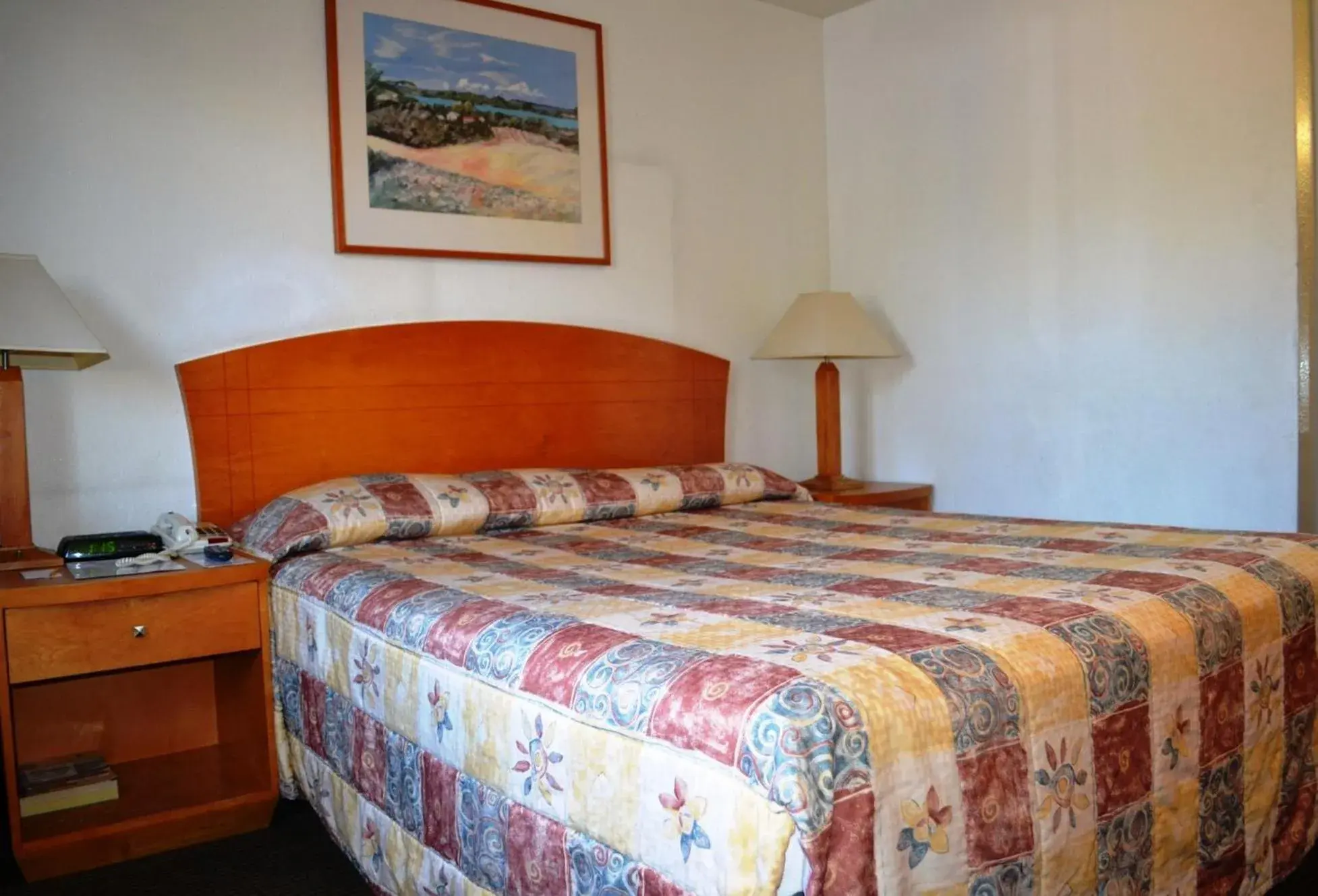 Bed in Fresno Inn Bed in Fresno Inn