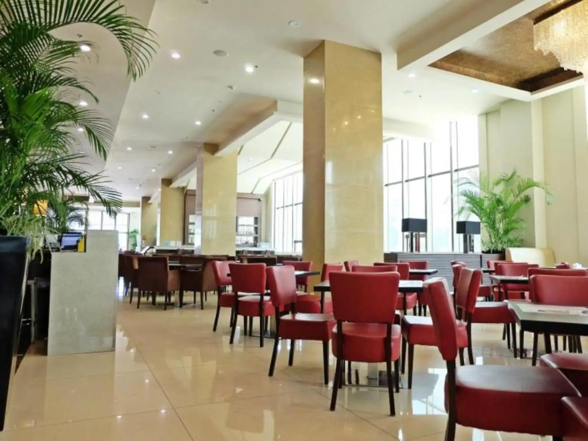 Restaurant/places to eat in Mandarin Plaza Hotel Restaurant/places to eat in Mandarin Plaza Hotel