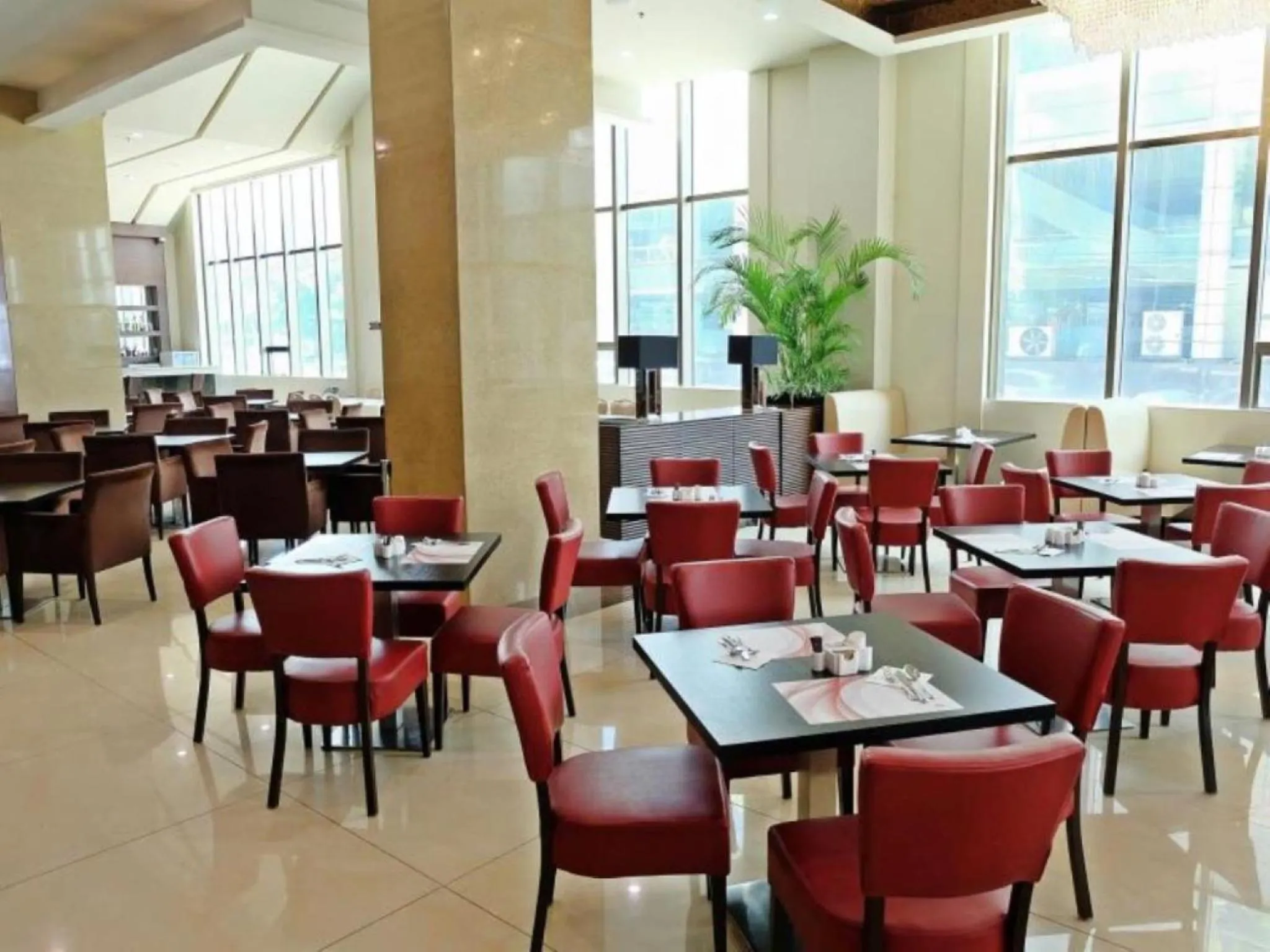 Restaurant/places to eat in Mandarin Plaza Hotel
