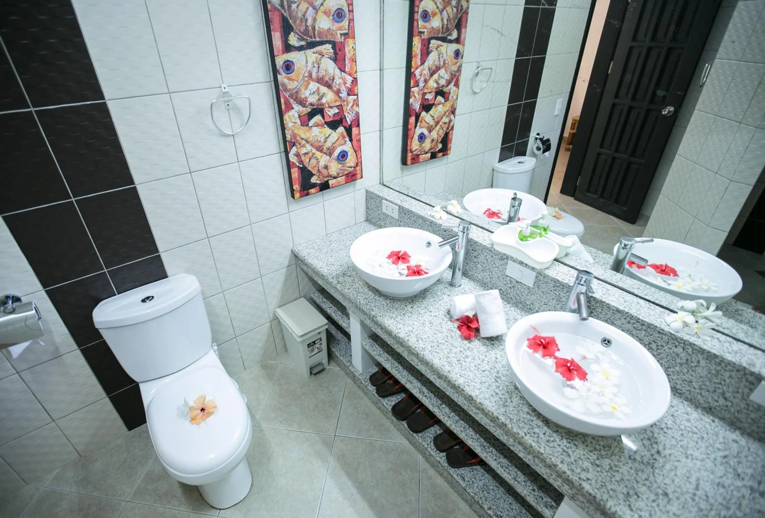 Toilet in Dolphin House Resort Moalboal