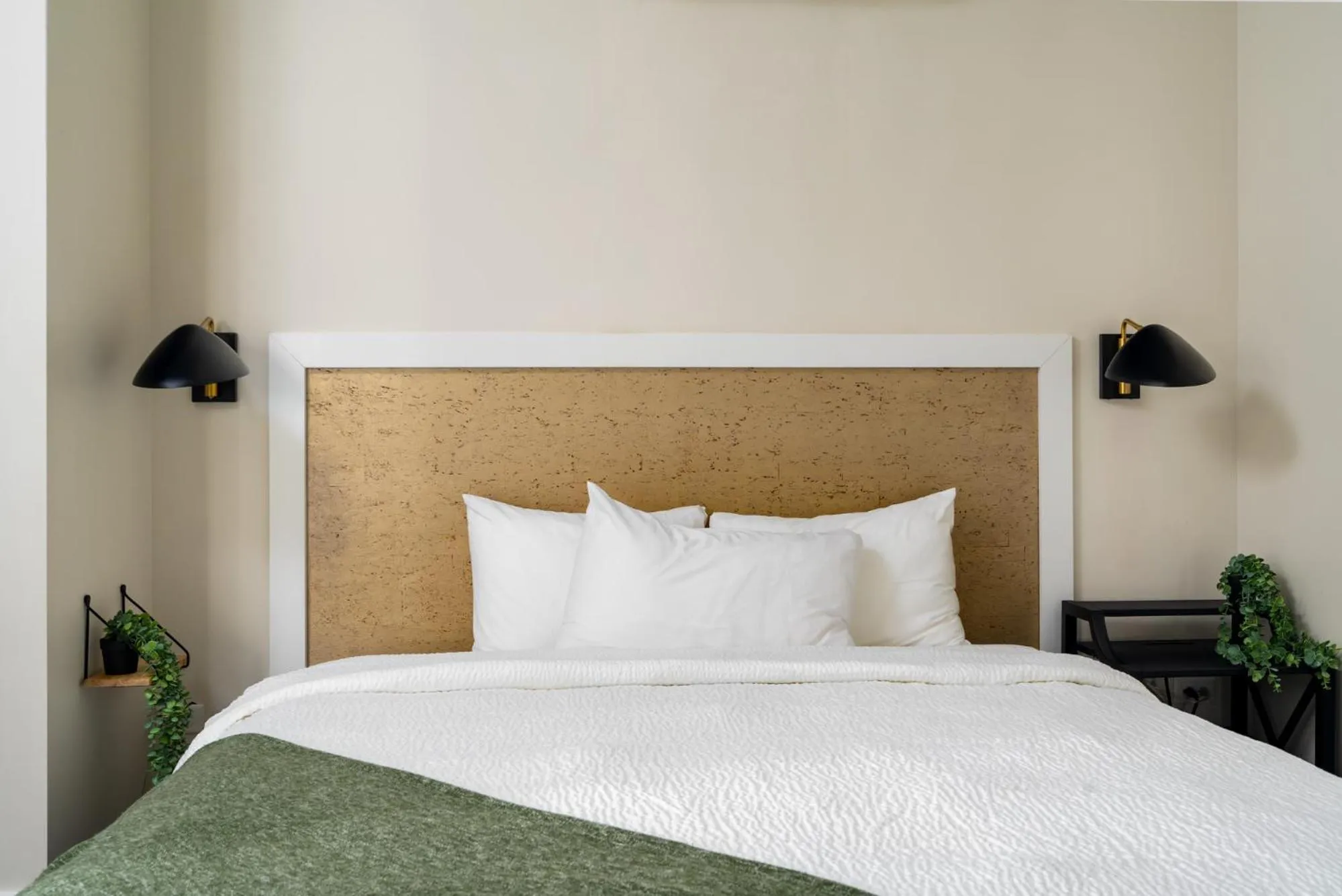 Bedroom, Bed in Hancock House