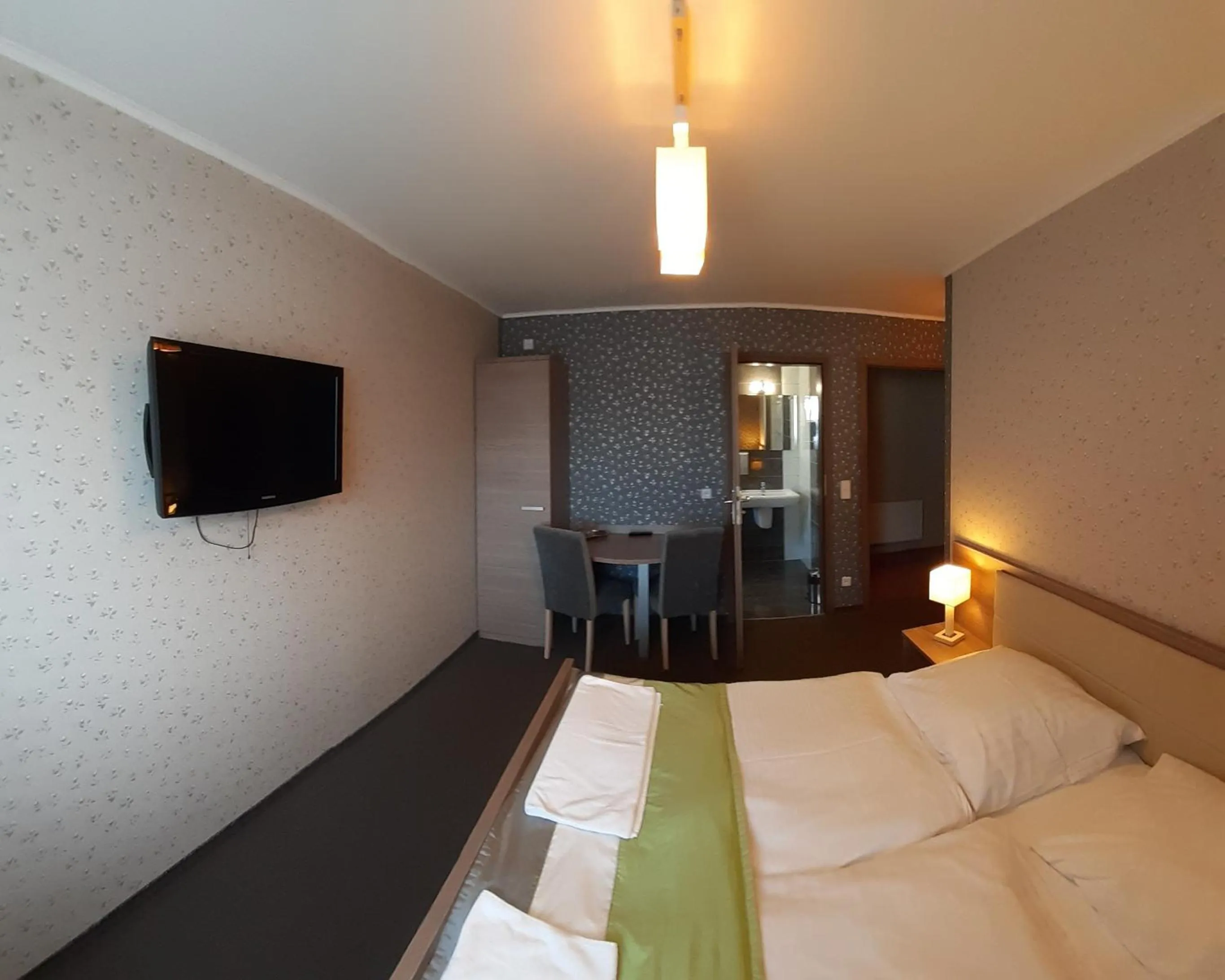 Deluxe King Room in Restauracja i Noclegi Pod Kasztanami