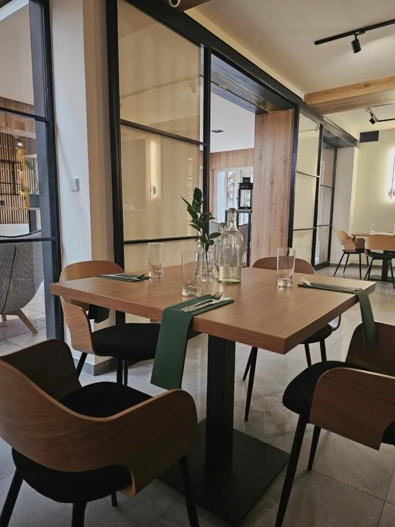 Restauracja i Noclegi Pod Kasztanami