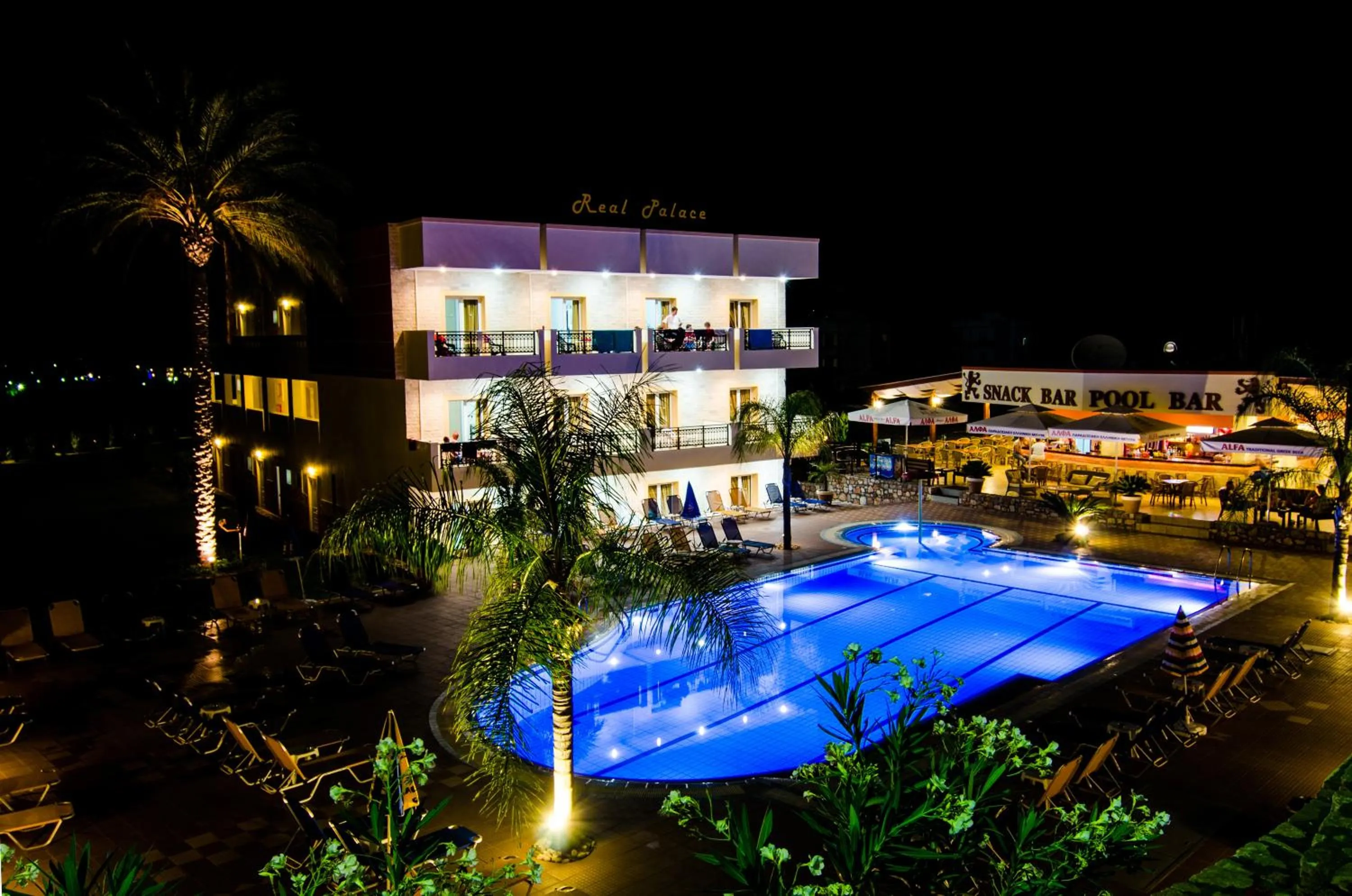 Facade/entrance in Real Palace