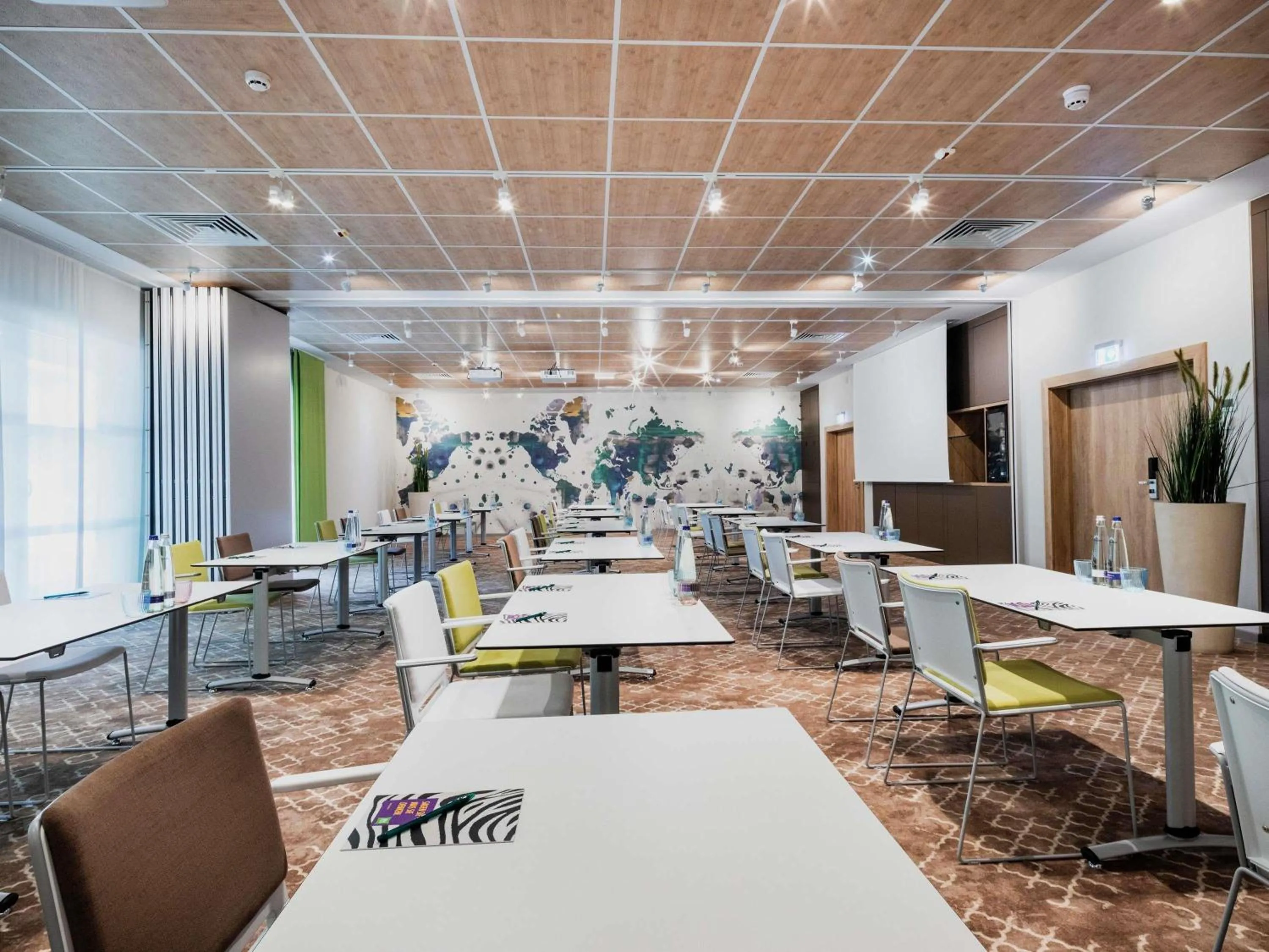 Meeting/conference room in Ibis Styles Regensburg