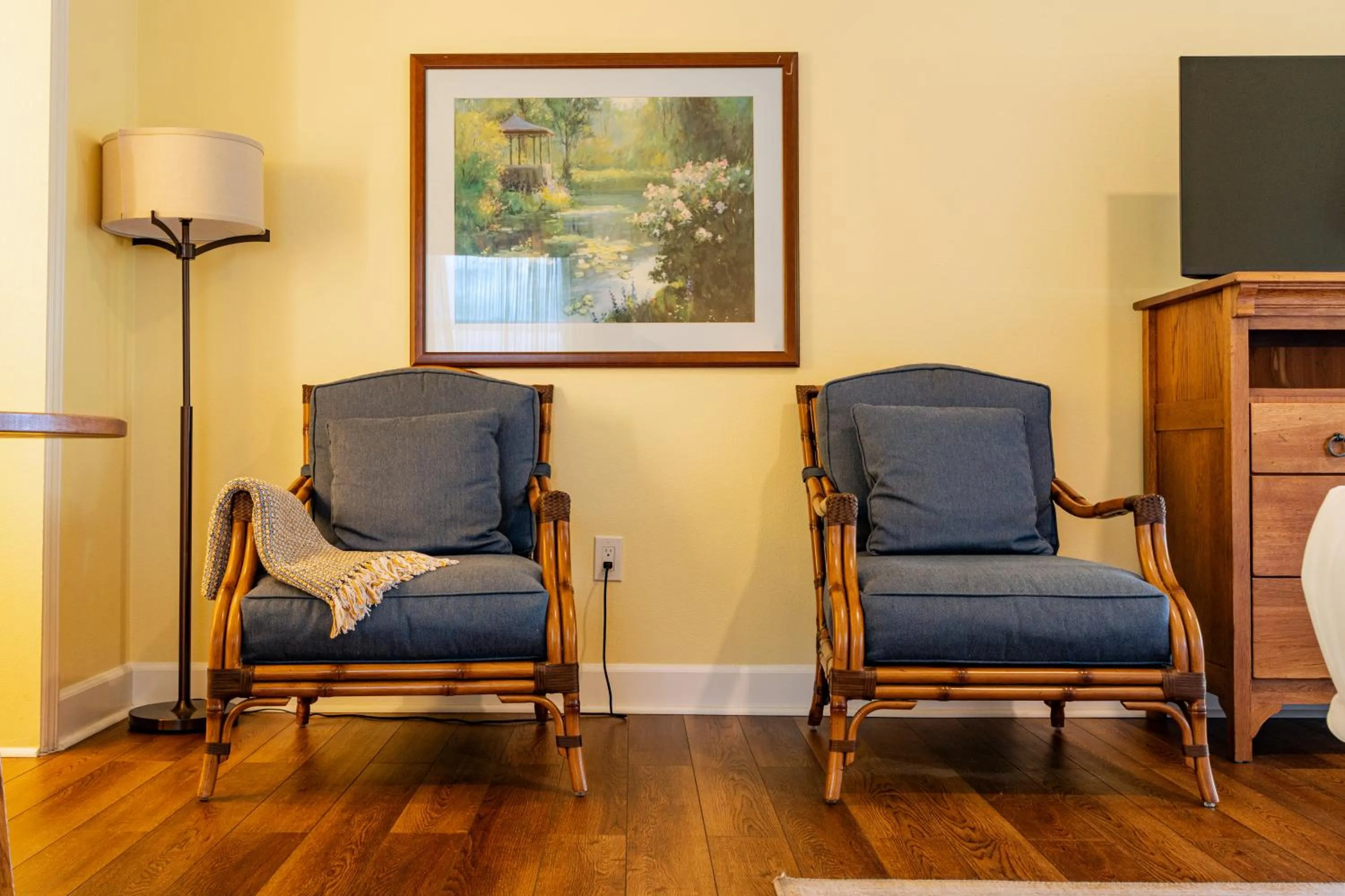 Seating area in Elm House Inn