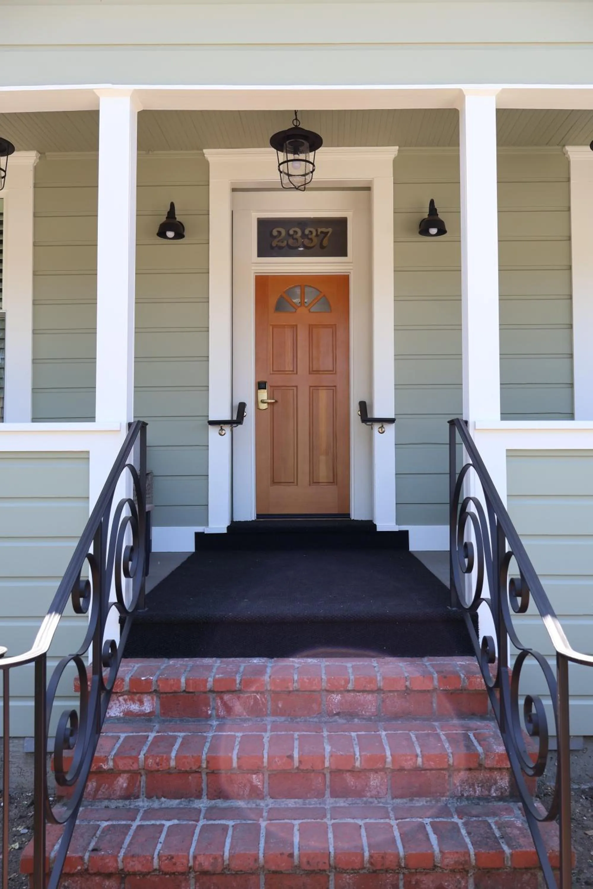 Property building in Elm House Inn