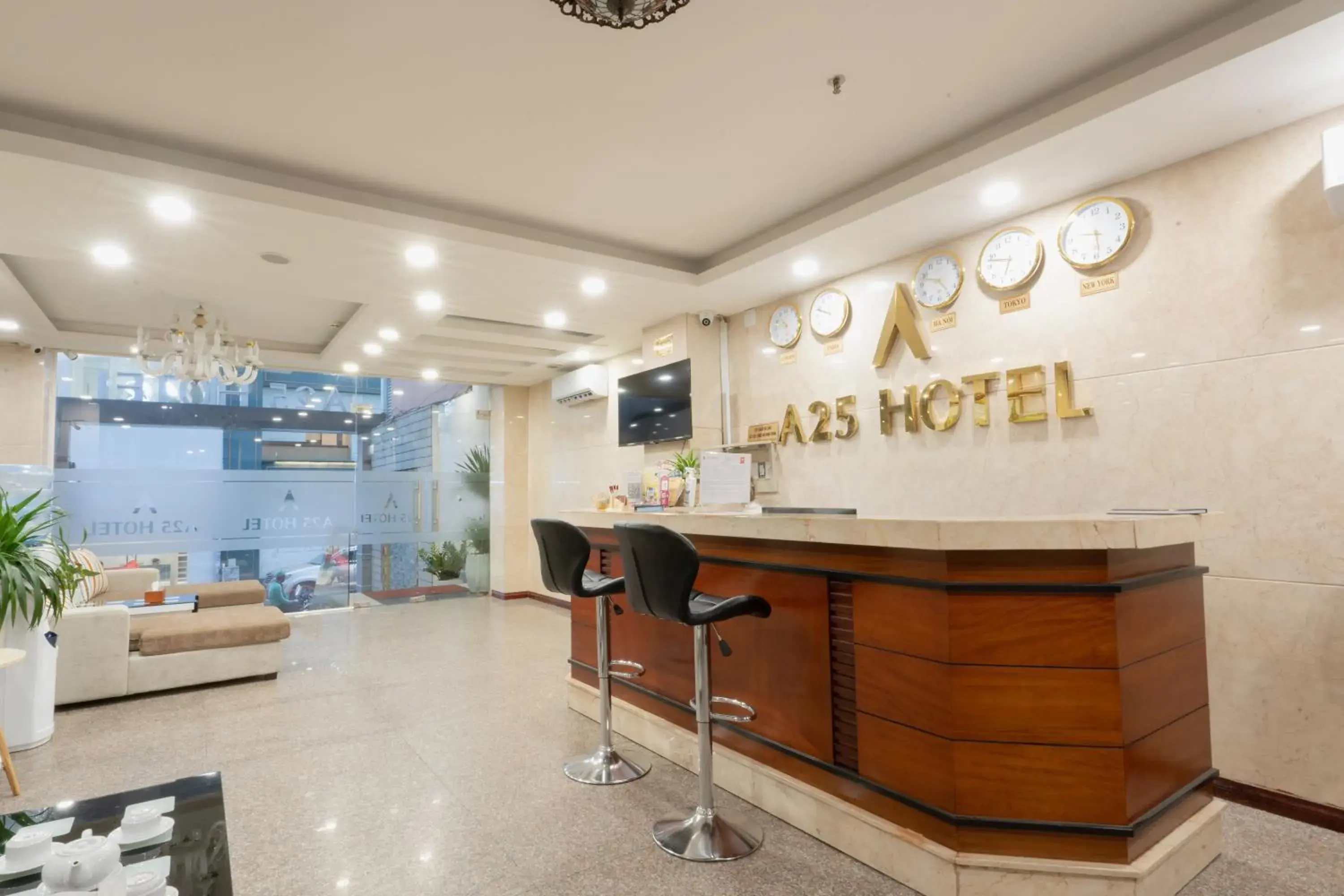 Lobby or reception in A25 Hotel - 14 Lương Hữu Khánh Lobby or reception in A25 Hotel - 14 Lương Hữu Khánh