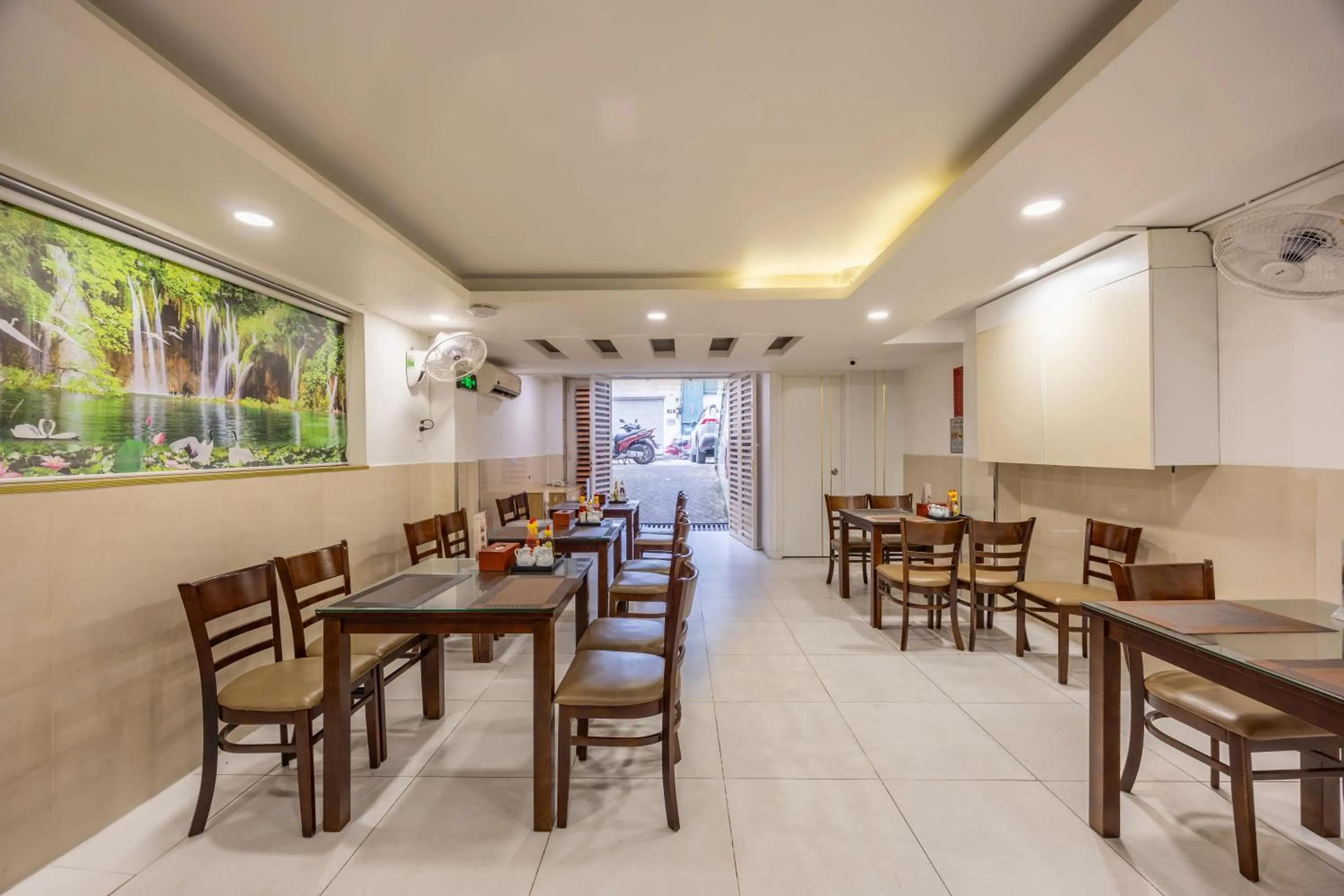 Restaurant/places to eat in A25 Hotel - 14 Lương Hữu Khánh