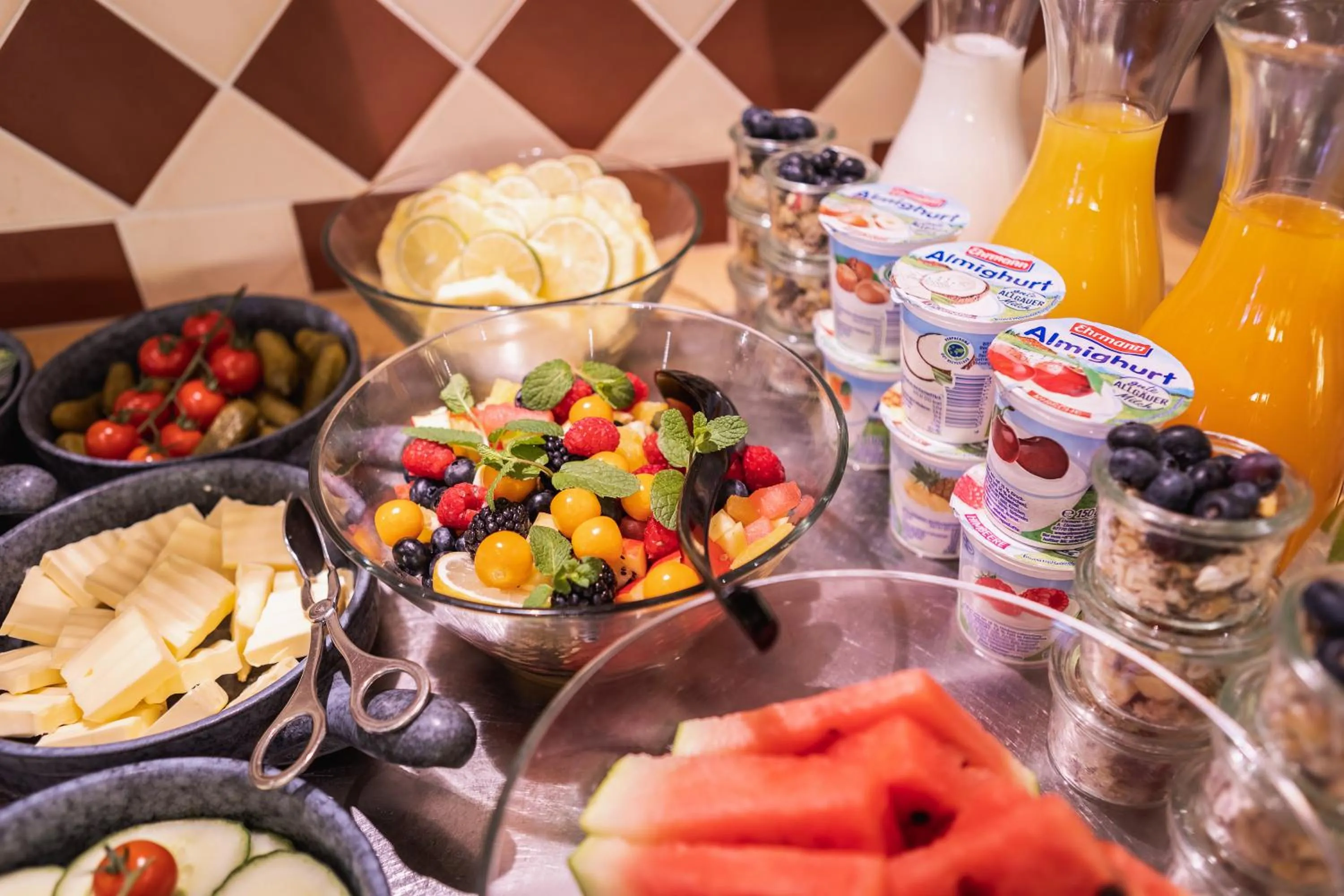 Food and drinks in SMARTY Hotel Euler Homburg, Saar - KONTAKTLOSER SELF CHECK-IN