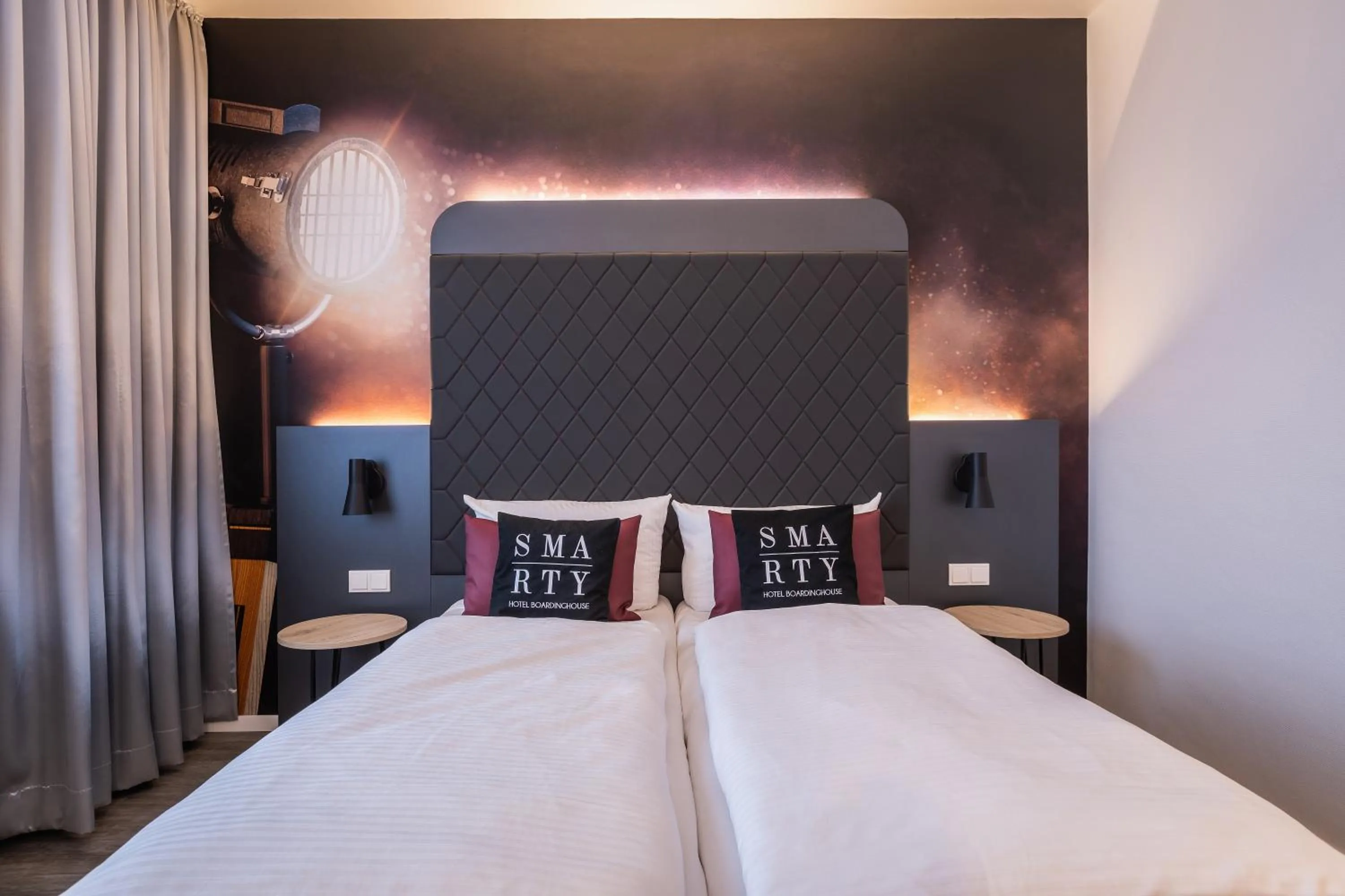 Bed in SMARTY Hotel Euler Homburg, Saar - KONTAKTLOSER SELF CHECK-IN