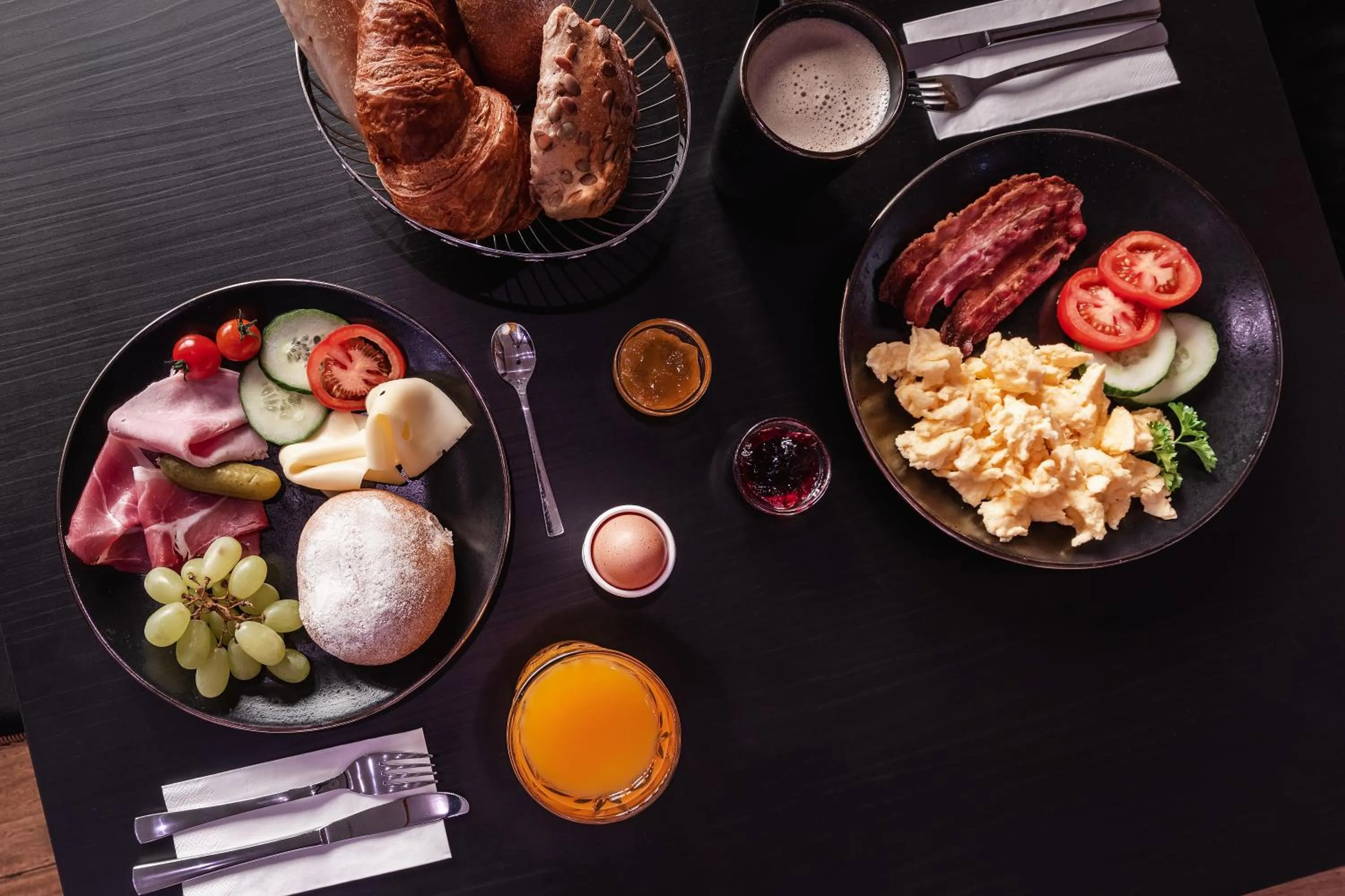 Breakfast in SMARTY Hotel Euler Homburg, Saar - KONTAKTLOSER SELF CHECK-IN