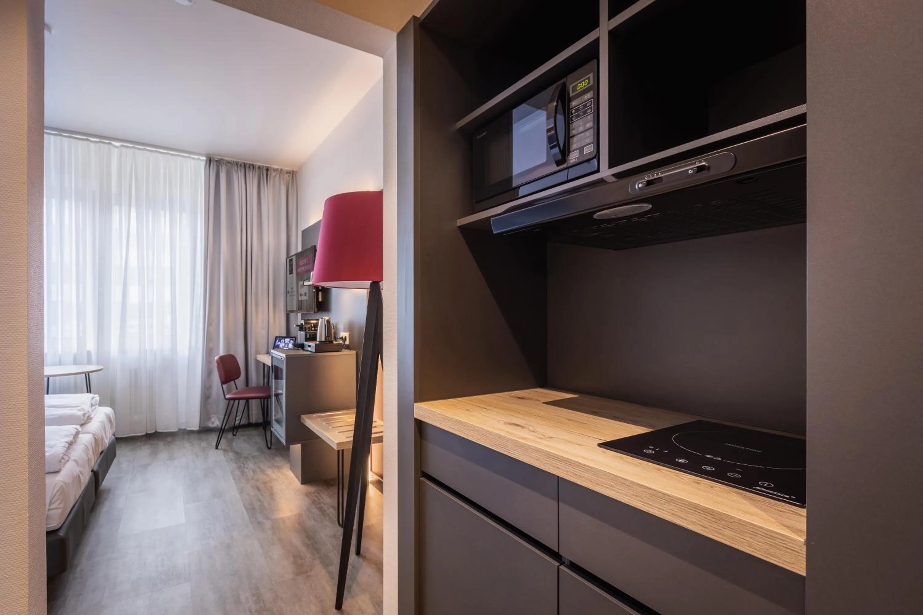 Kitchen or kitchenette in SMARTY Hotel Euler Homburg, Saar - KONTAKTLOSER SELF CHECK-IN