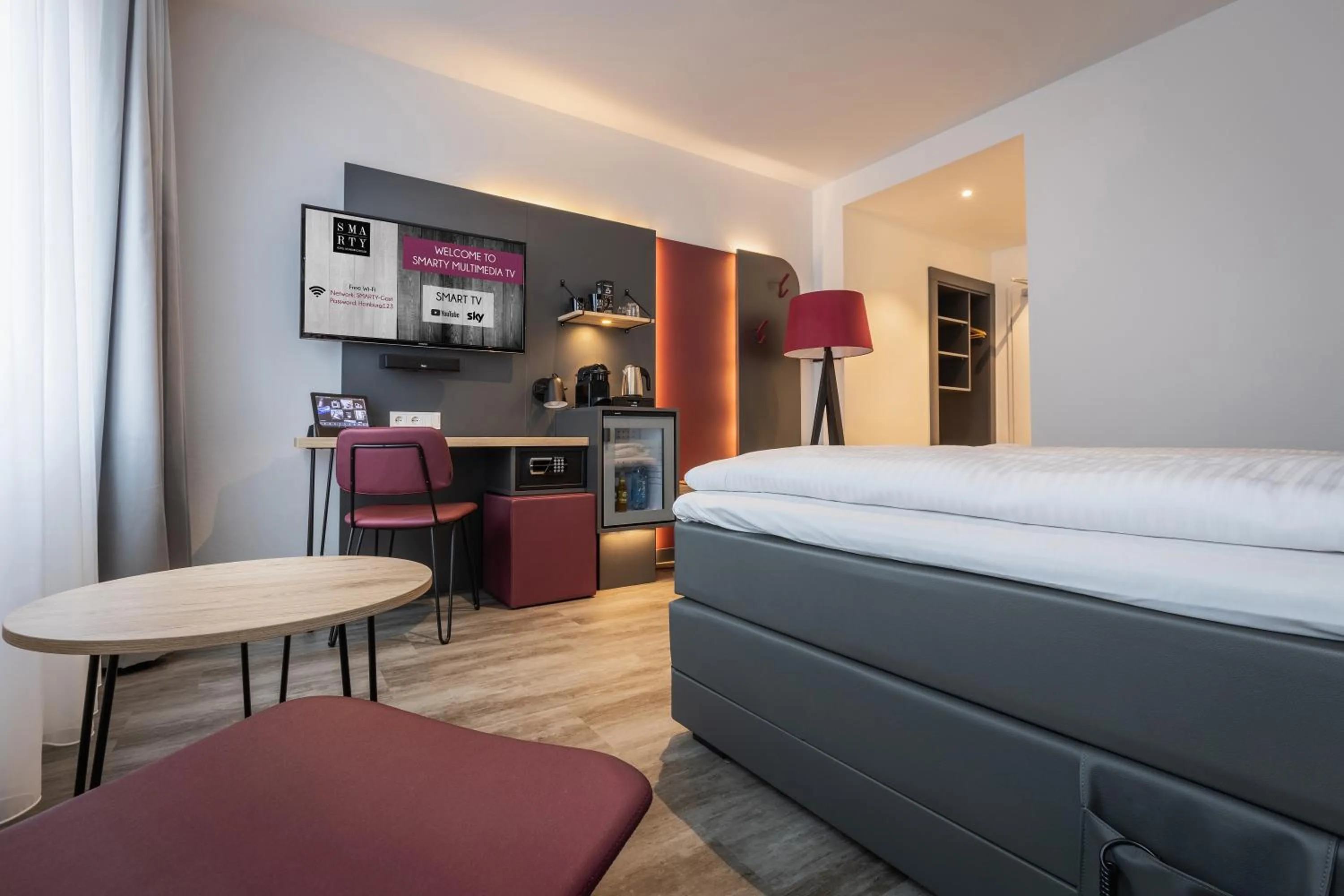 Decorative detail, Bed in SMARTY Hotel Euler Homburg, Saar - KONTAKTLOSER SELF CHECK-IN