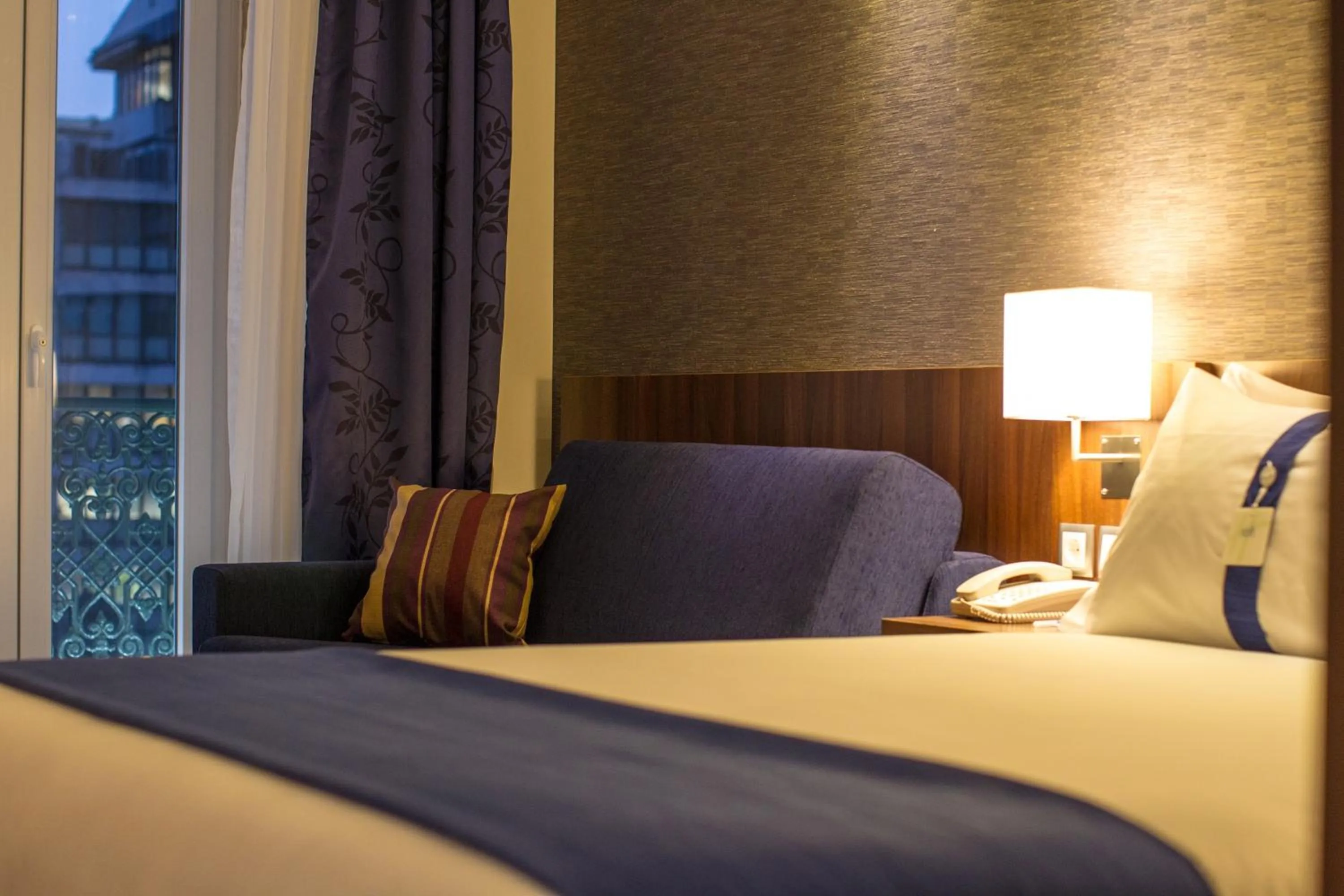 Photo of the whole room, Bed in Holiday Inn Express Lisboa - Av. Liberdade by IHG