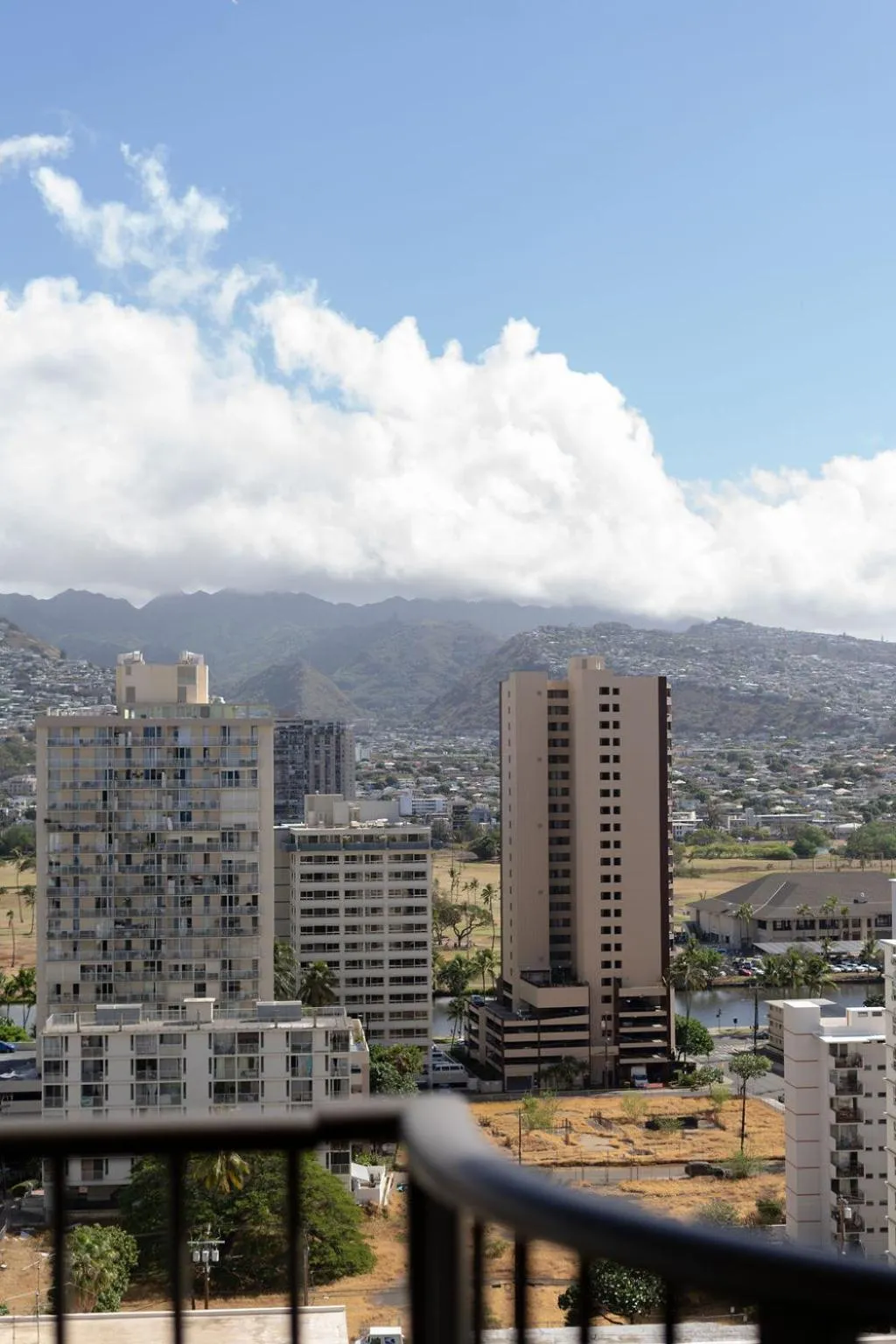 Mountain view in Waikiki Resort Hotel