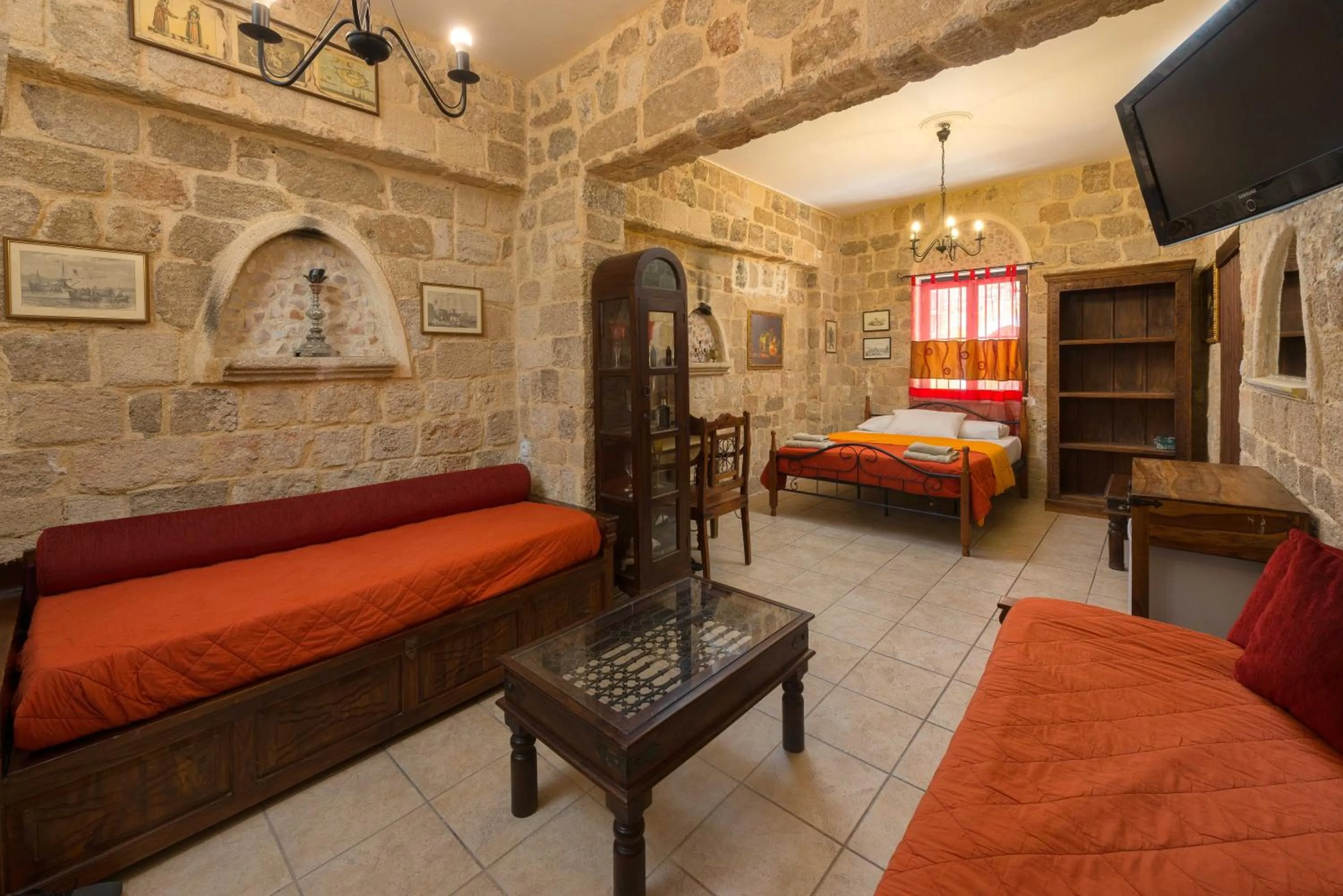 Photo of the whole room, Bed in Spot Hotel