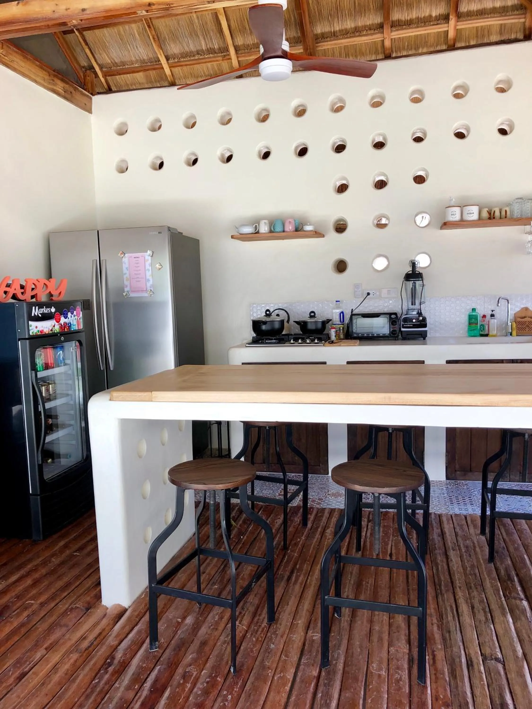 Kitchen or kitchenette in Parrots Boutique Resort