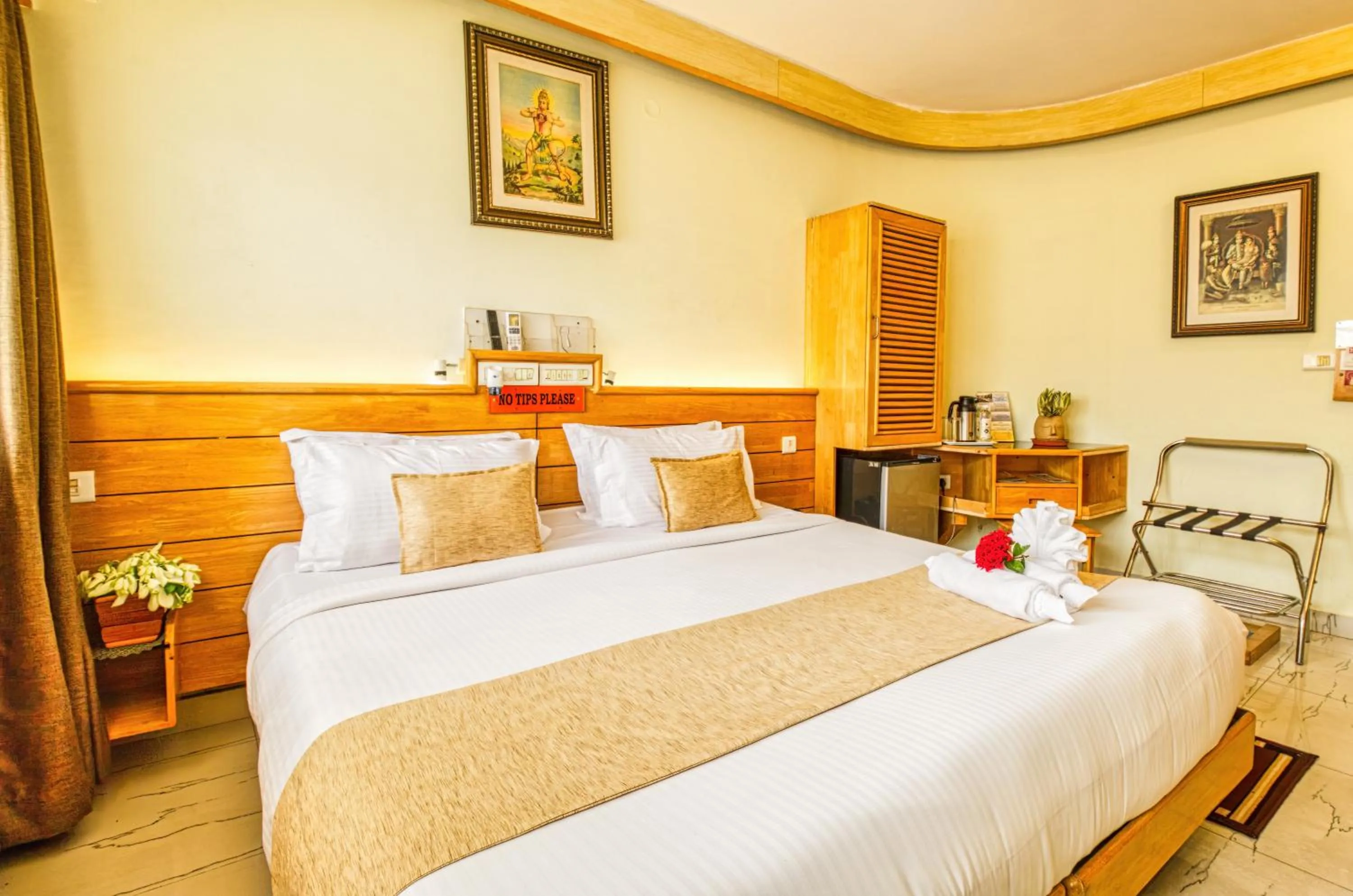 Bed in Parklane Hotel