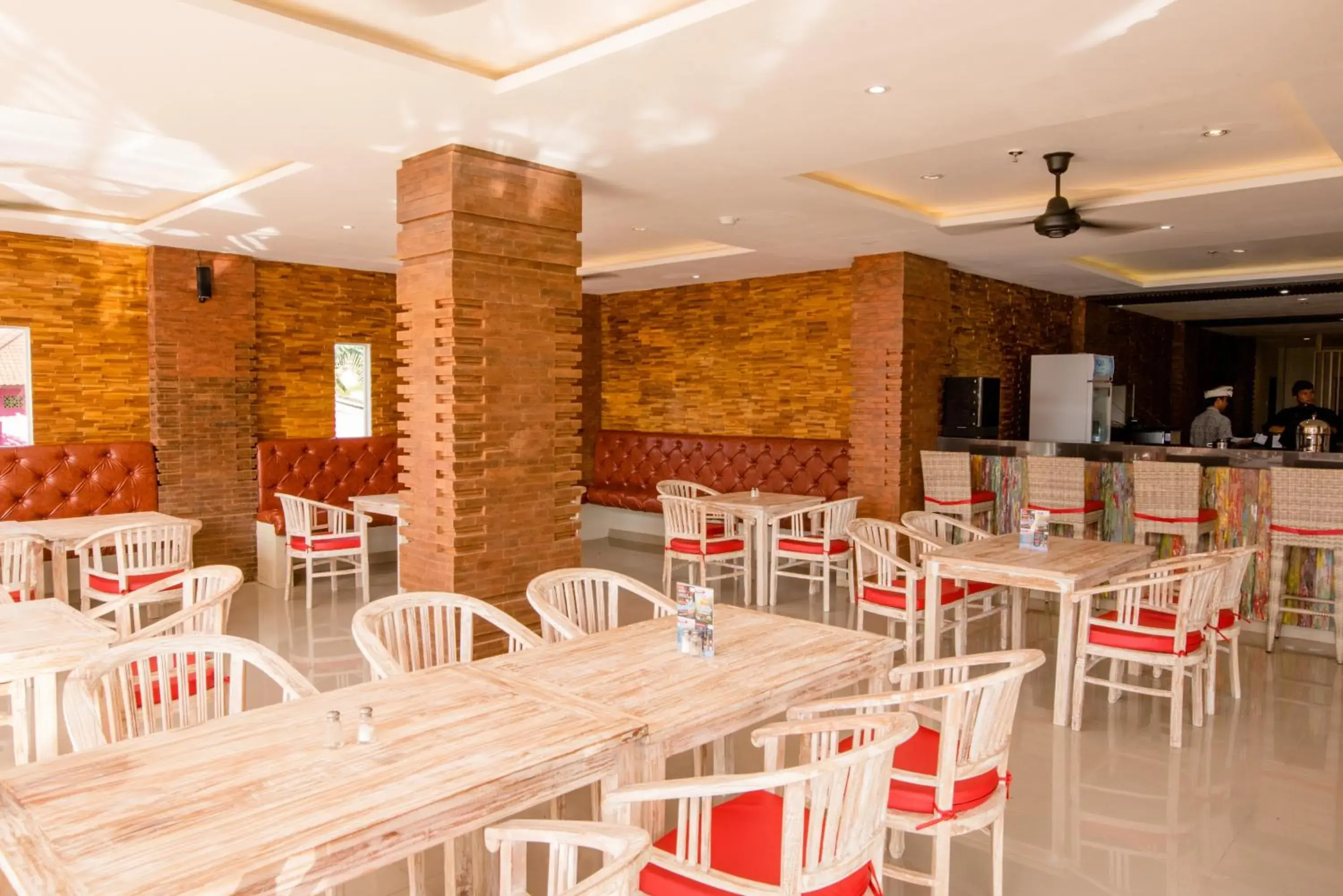 Restaurant/places to eat in Canggu Dream Village Hotel and Suites Restaurant/places to eat in Canggu Dream Village Hotel and Suites