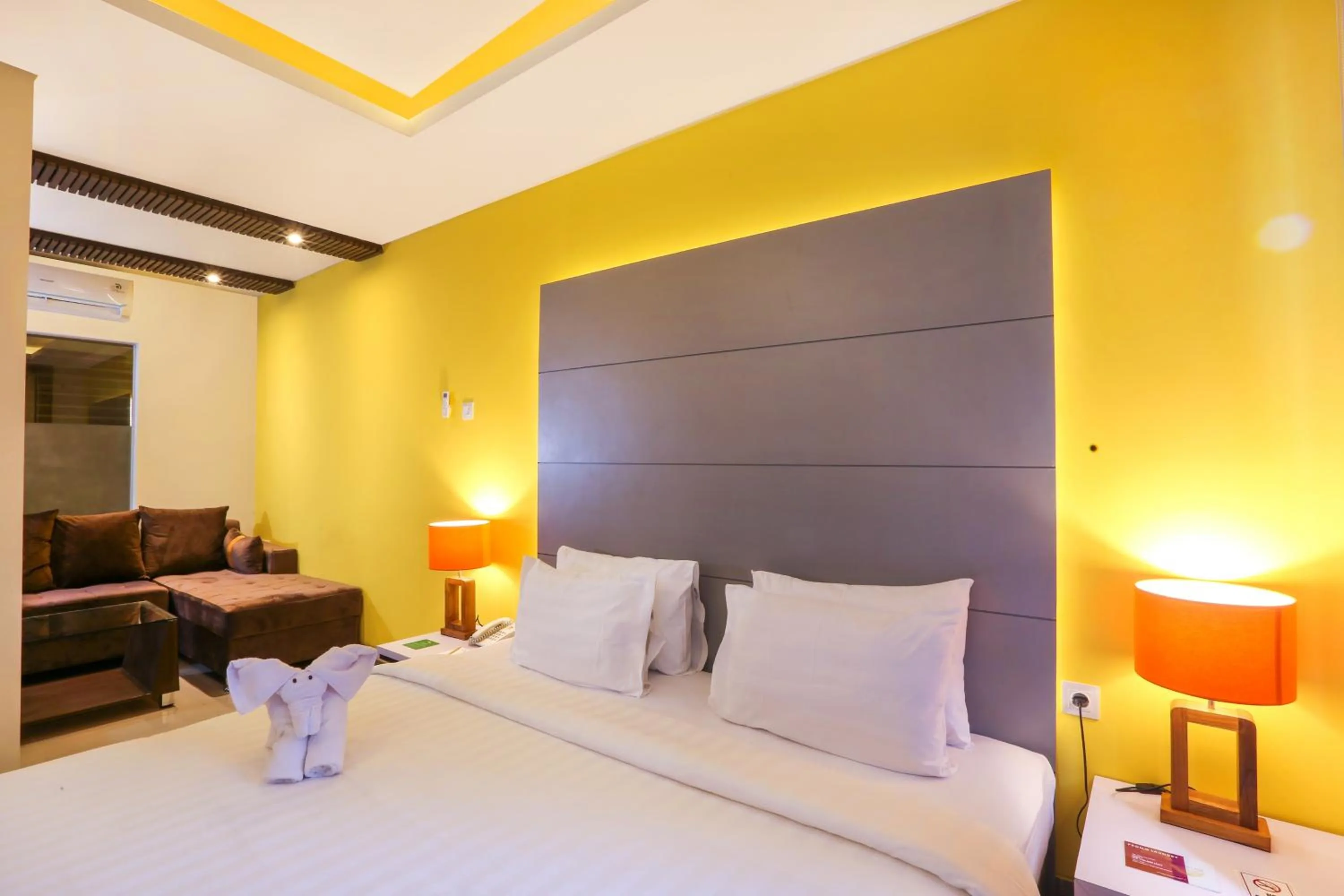 Bed in Canggu Dream Village Hotel and Suites