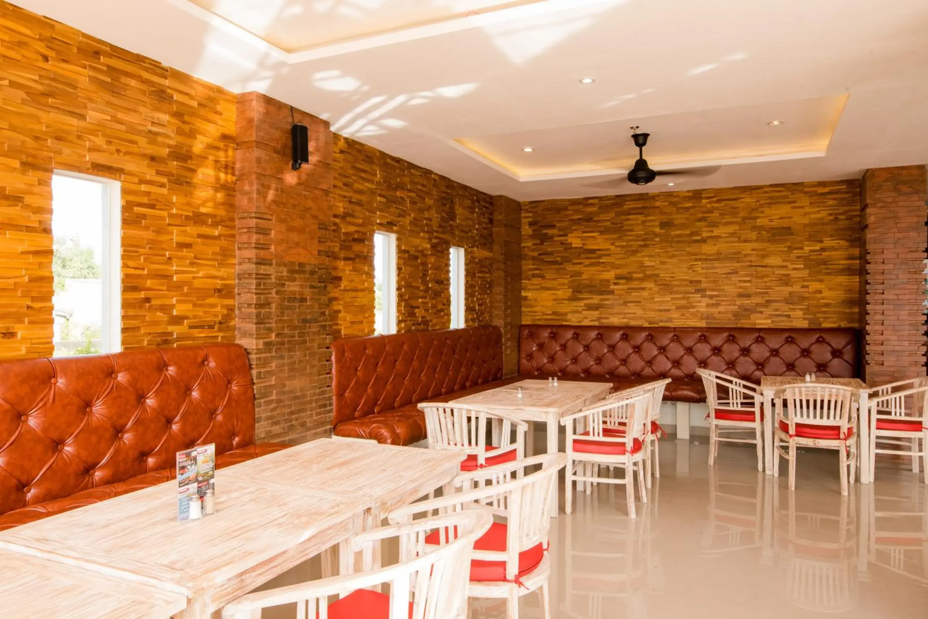 Restaurant/places to eat in Canggu Dream Village Hotel and Suites Restaurant/places to eat in Canggu Dream Village Hotel and Suites