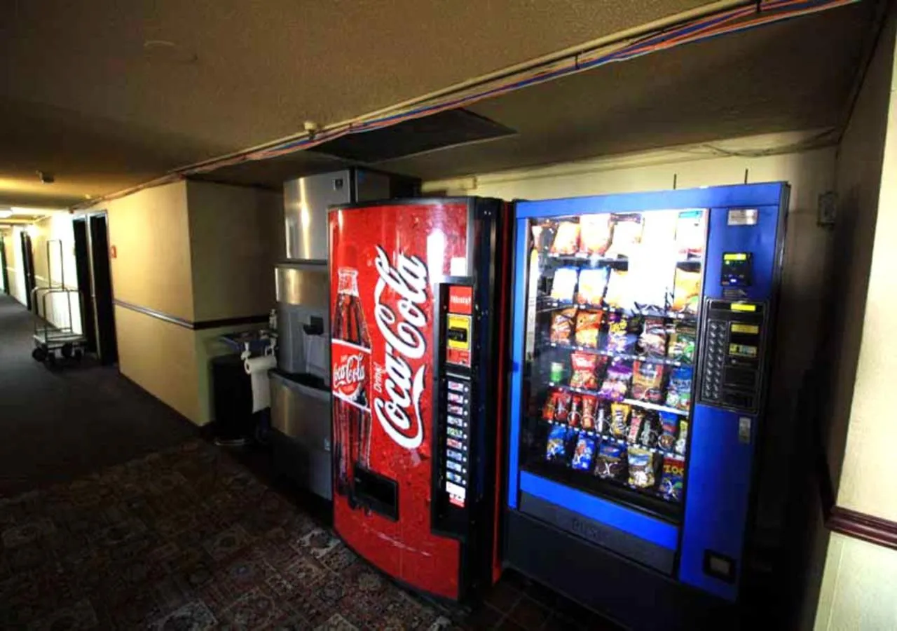 Drinks in Norwood Inn and Suites - Minneapolis-St Paul Roseville