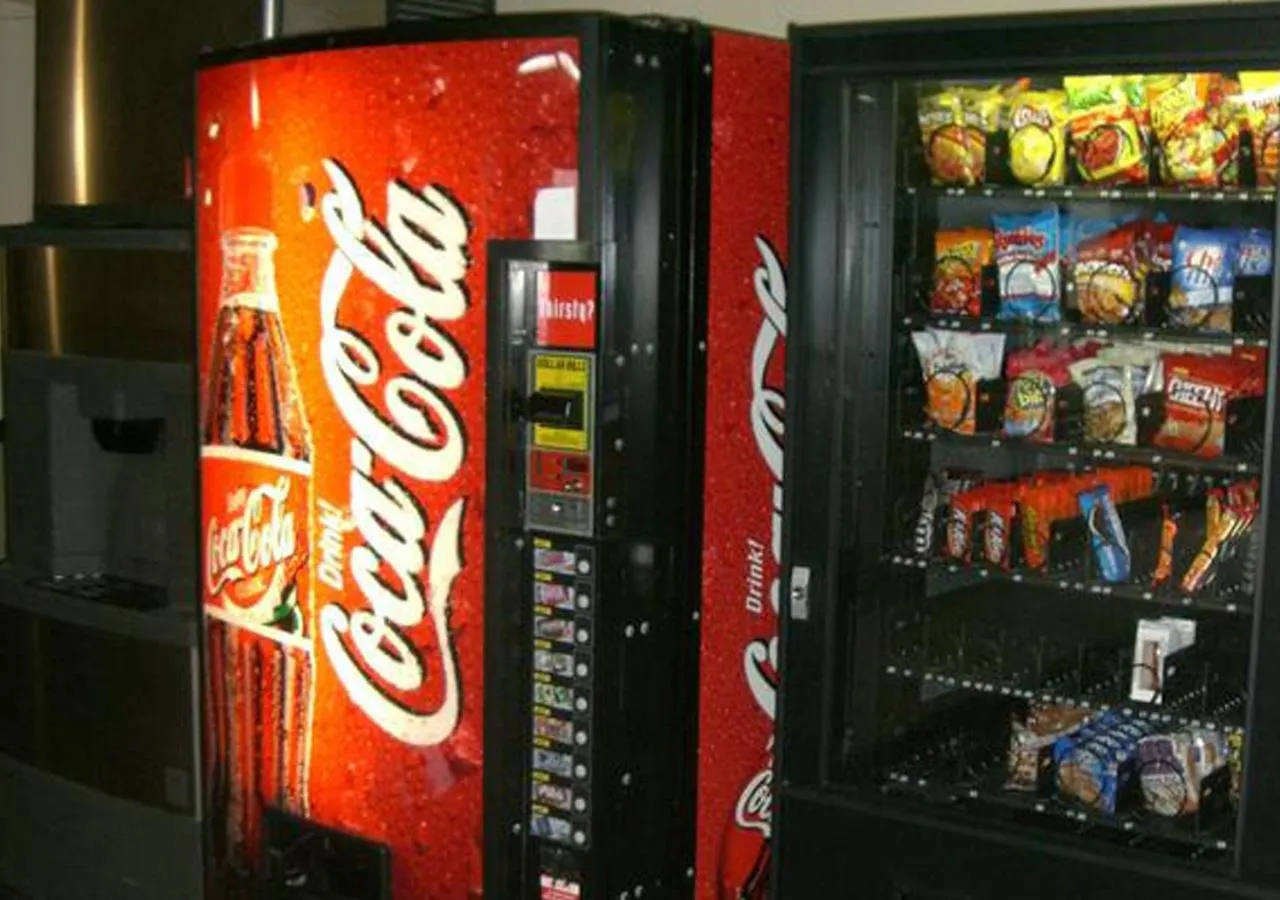 Drinks, Supermarket/Shops in Norwood Inn and Suites - Minneapolis-St Paul Roseville