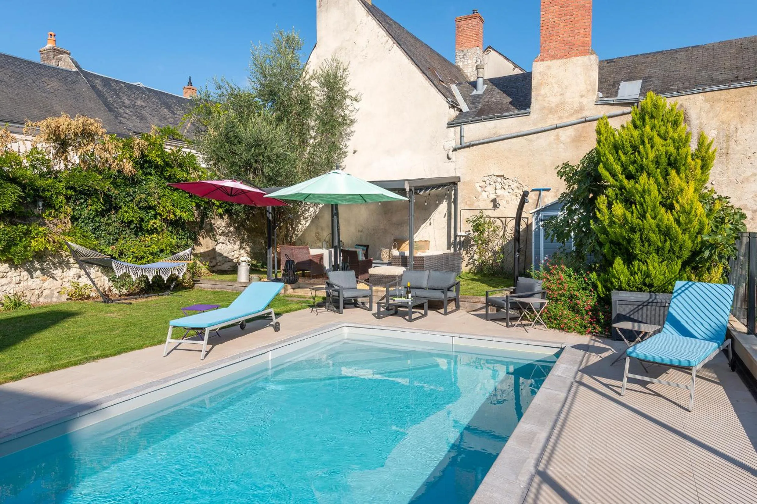 Swimming pool in 5 Grande Rue