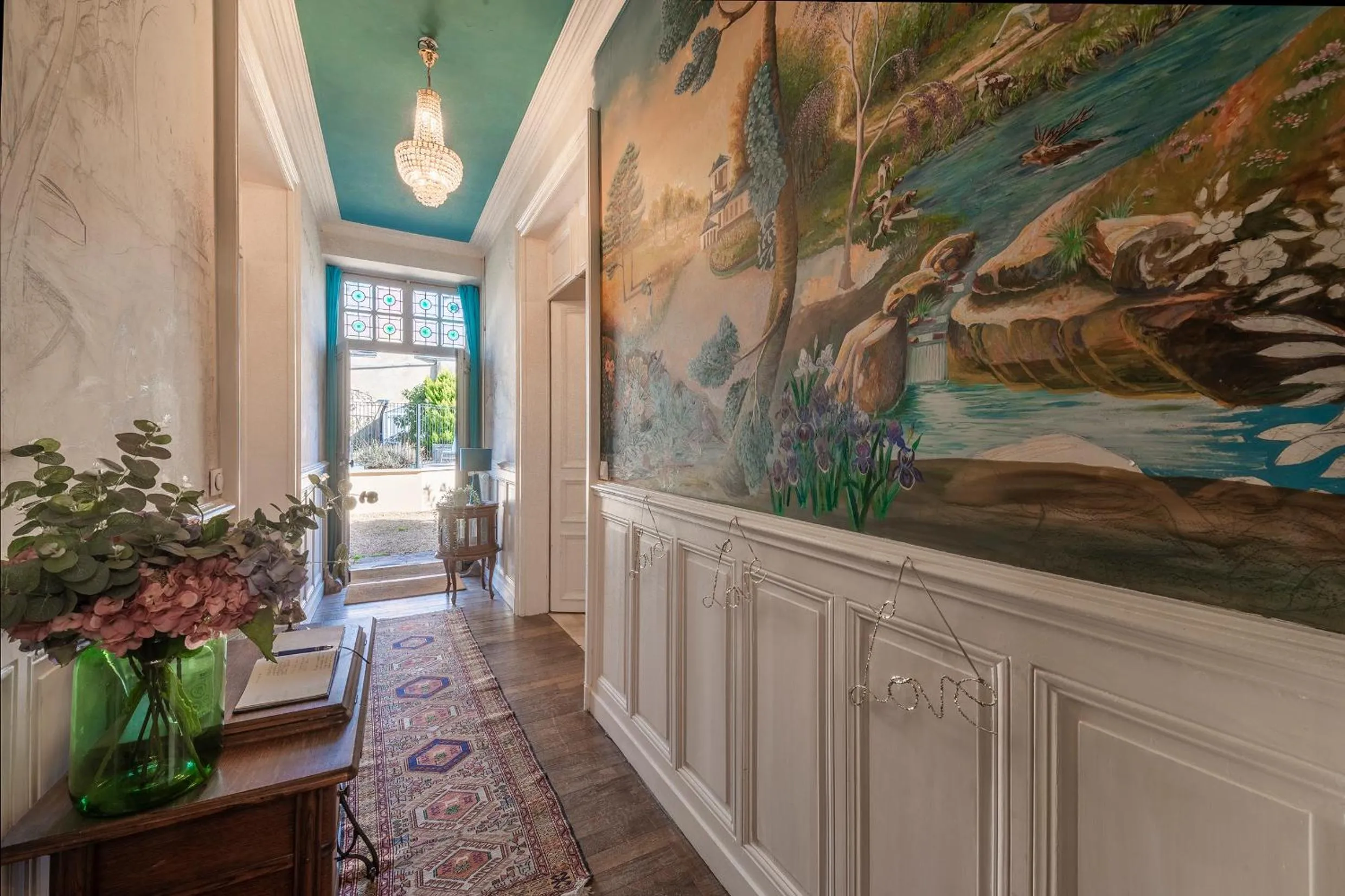 Decorative detail in 5 Grande Rue