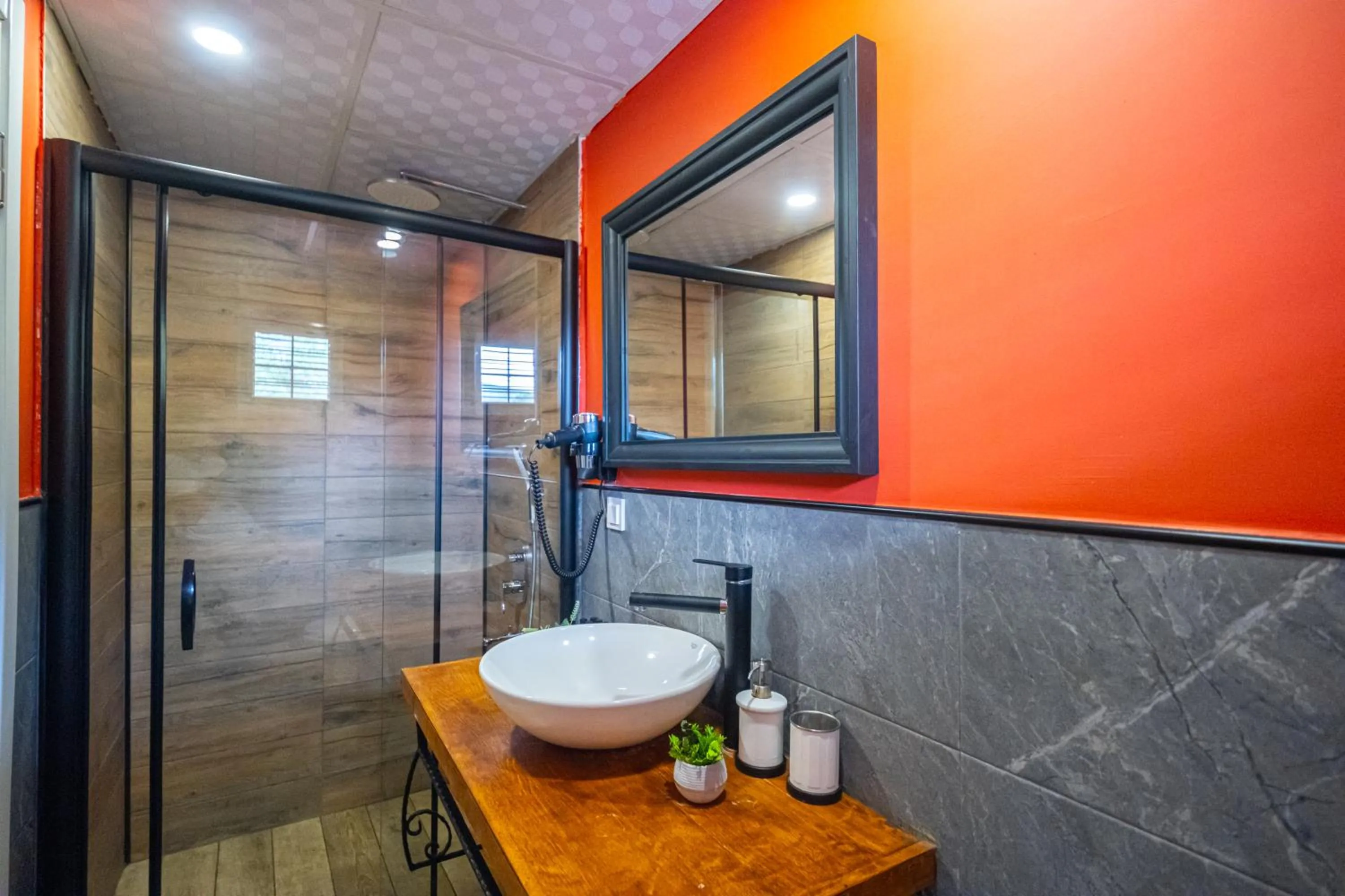 Toilet in Koala Bungalows