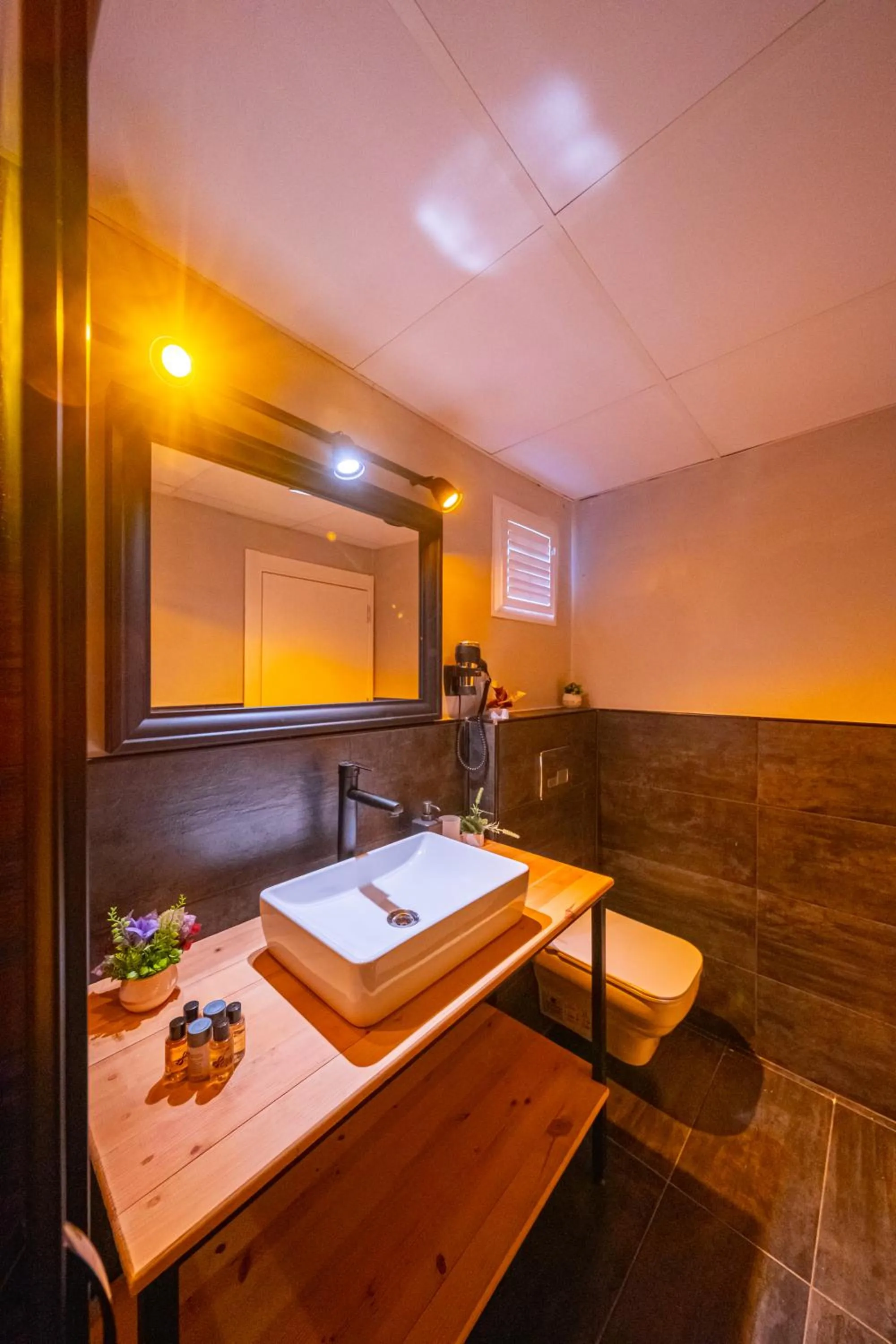 Toilet in Koala Bungalows