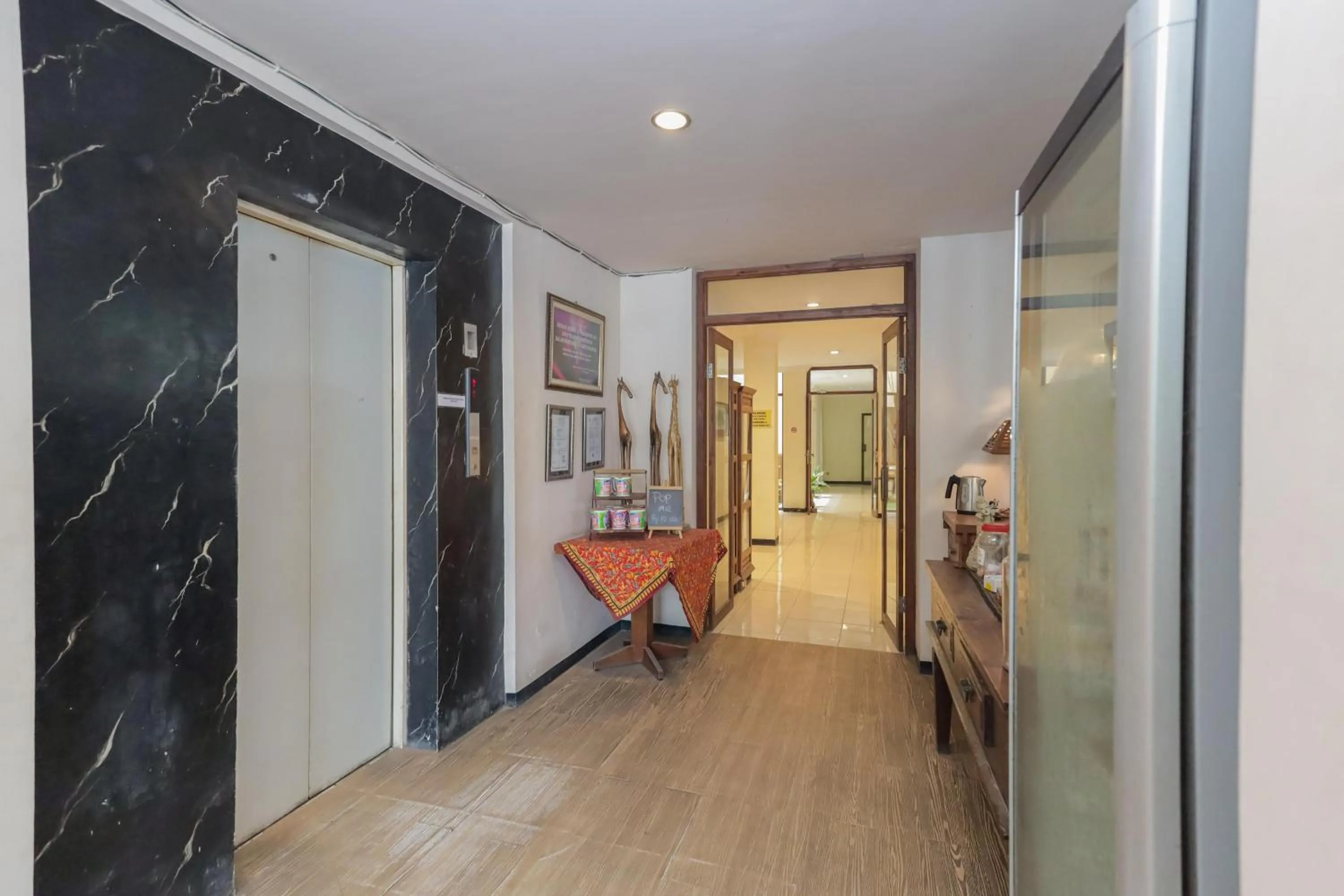 Property building in RedDoorz near Gubeng Station Surabaya