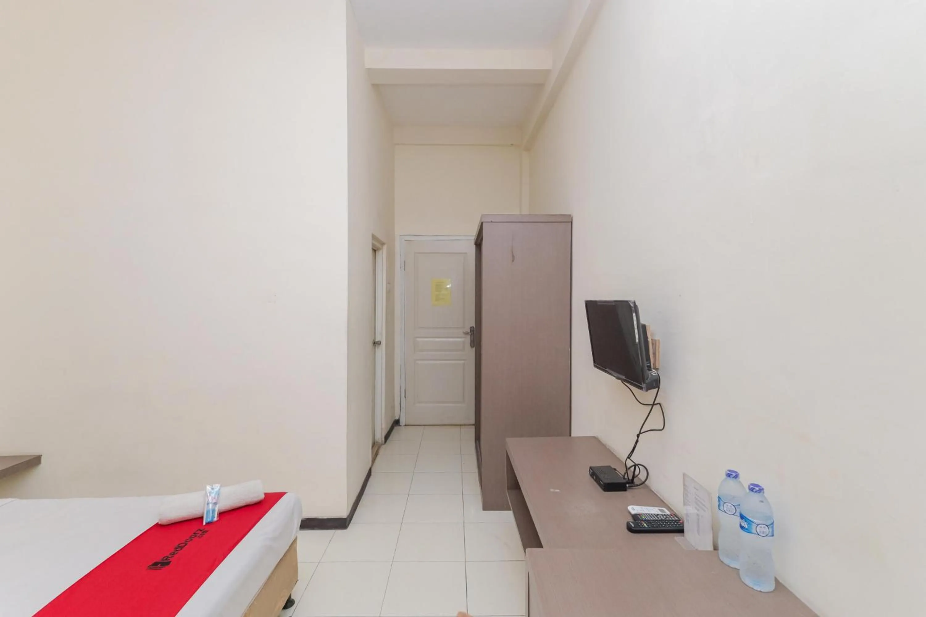 Bedroom in RedDoorz near Gubeng Station Surabaya