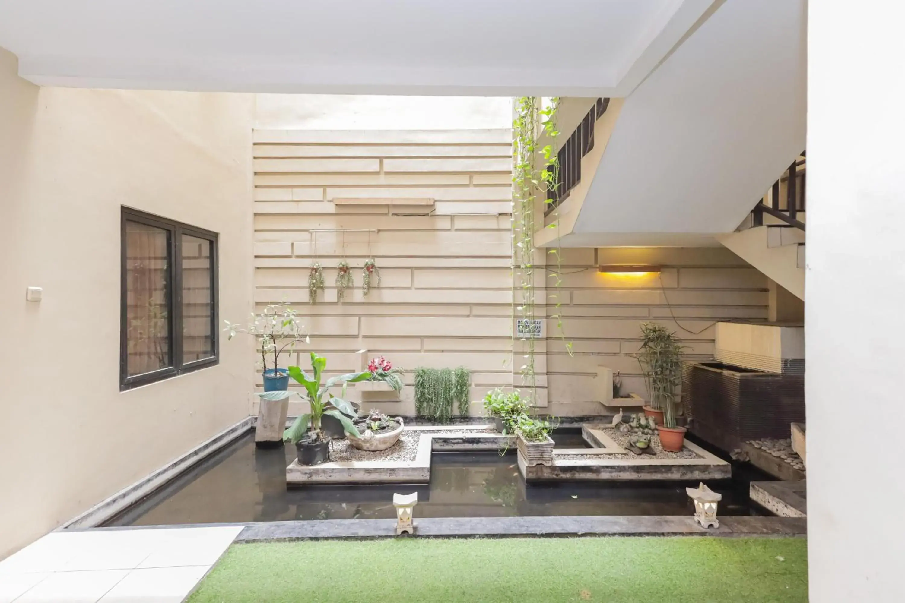 Property building in RedDoorz near Gubeng Station Surabaya Property building in RedDoorz near Gubeng Station Surabaya