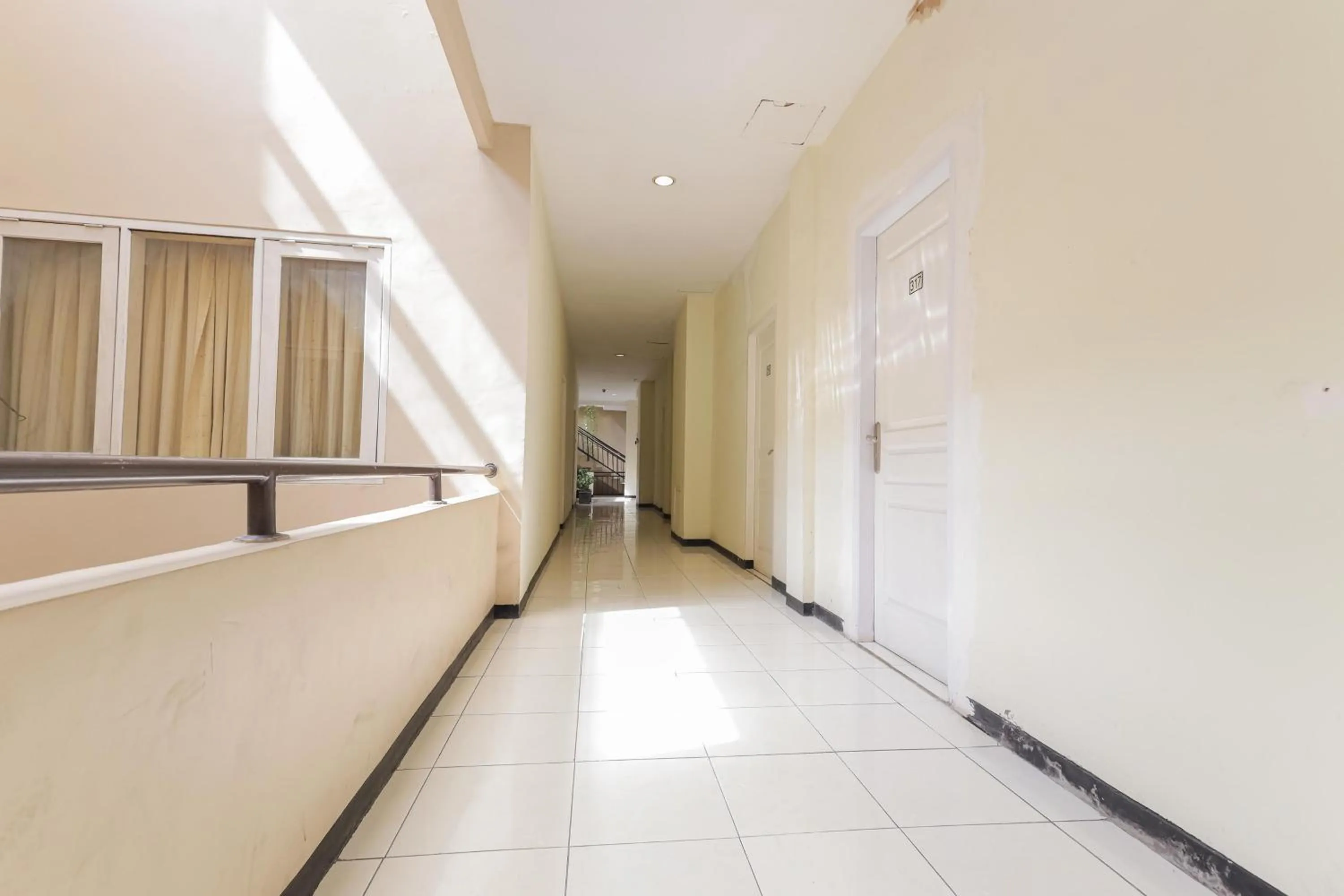 Property building in RedDoorz near Gubeng Station Surabaya