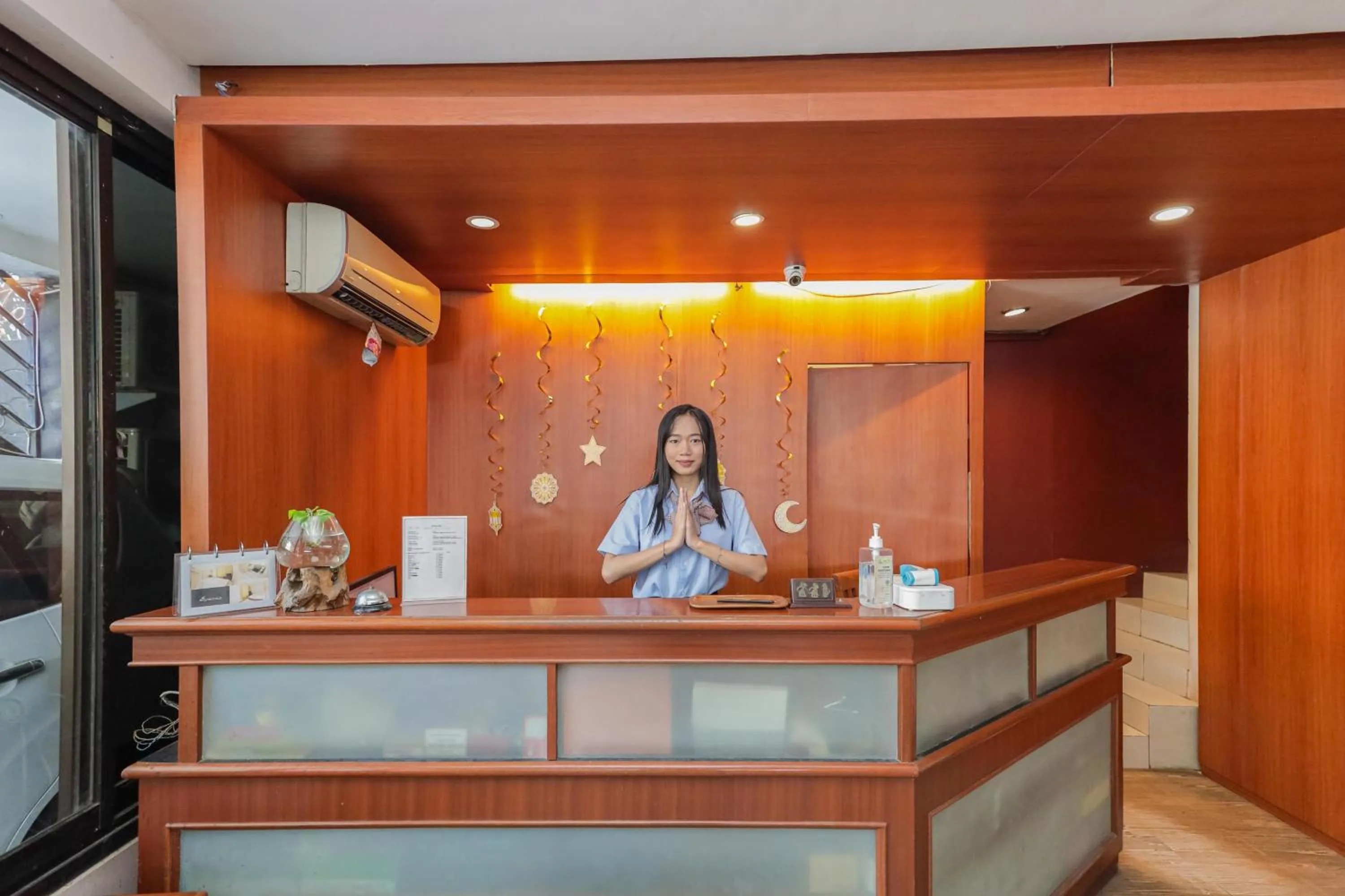 Lobby or reception in RedDoorz near Gubeng Station Surabaya