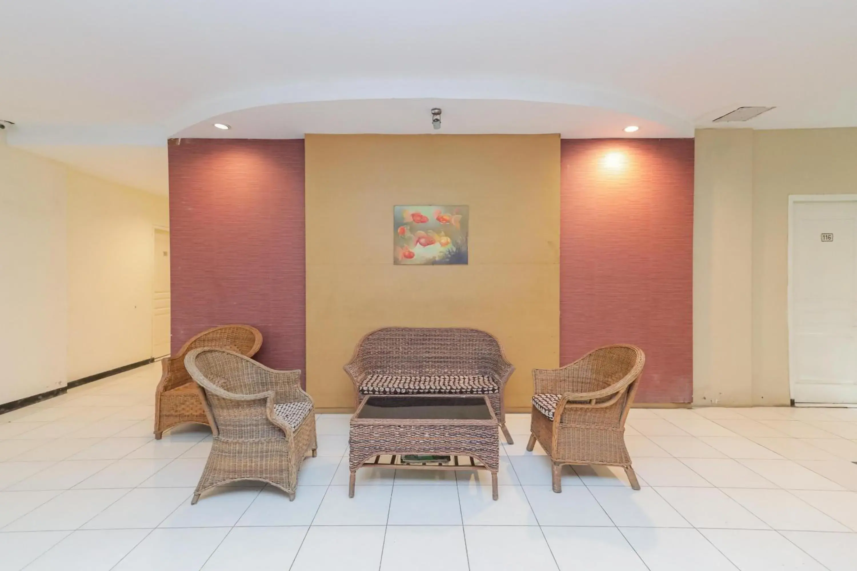 Seating area in RedDoorz near Gubeng Station Surabaya Seating area in RedDoorz near Gubeng Station Surabaya