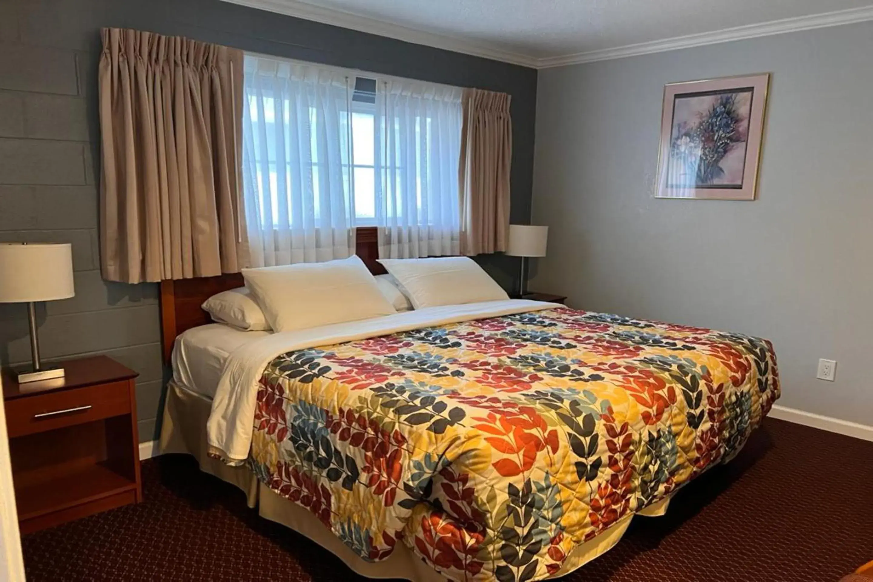 Bedroom, Bed in Islander Motel Santa Cruz CA Bedroom, Bed in Islander Motel Santa Cruz CA