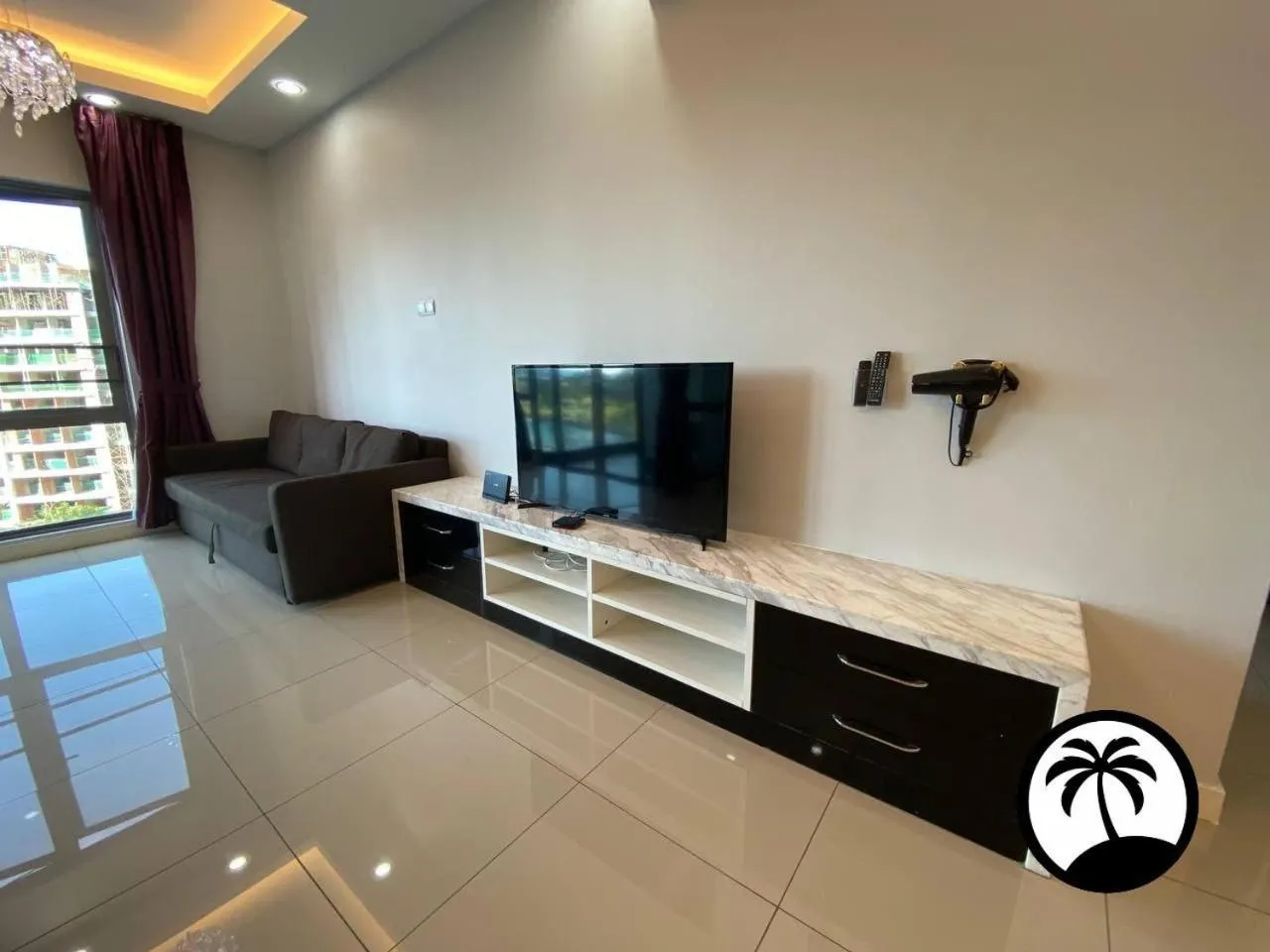 TV and multimedia in Paradise Suite at the Loft, Imago