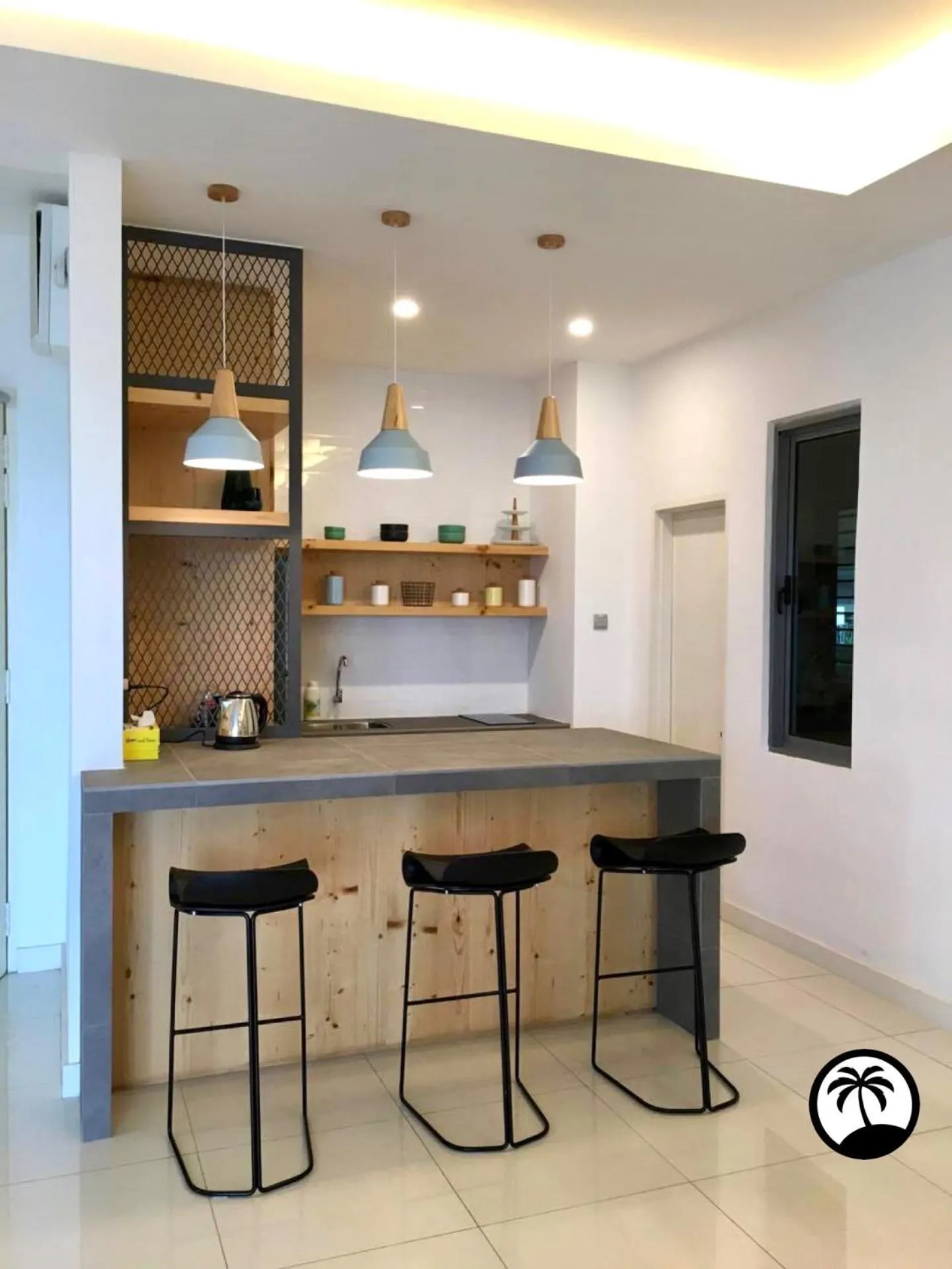 Dining area in Paradise Suite at the Loft, Imago