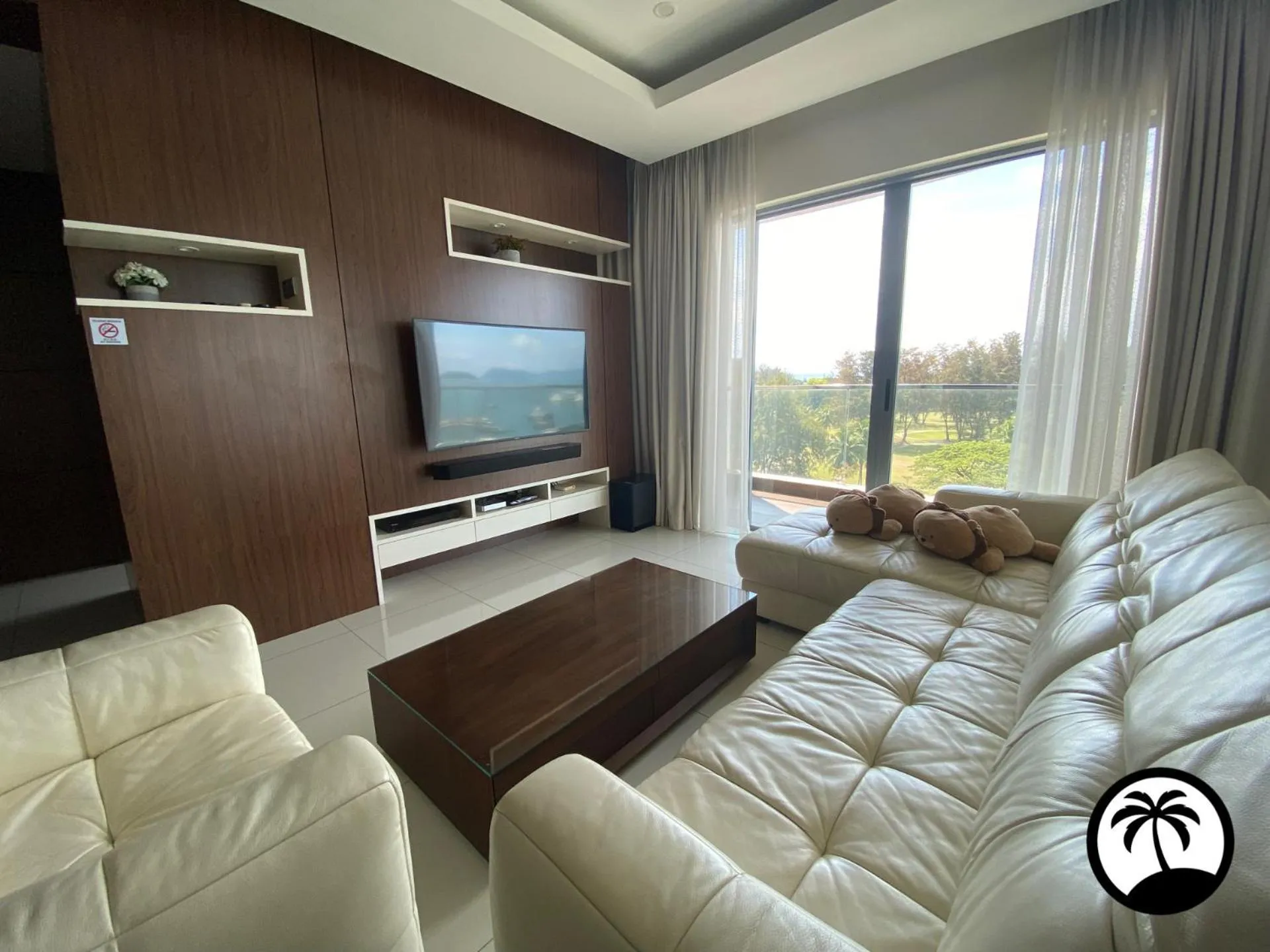 Seating area in Paradise Suite at the Loft, Imago