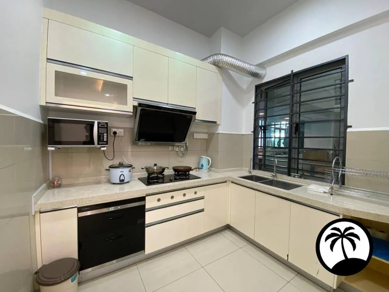 Kitchen or kitchenette in Paradise Suite at the Loft, Imago