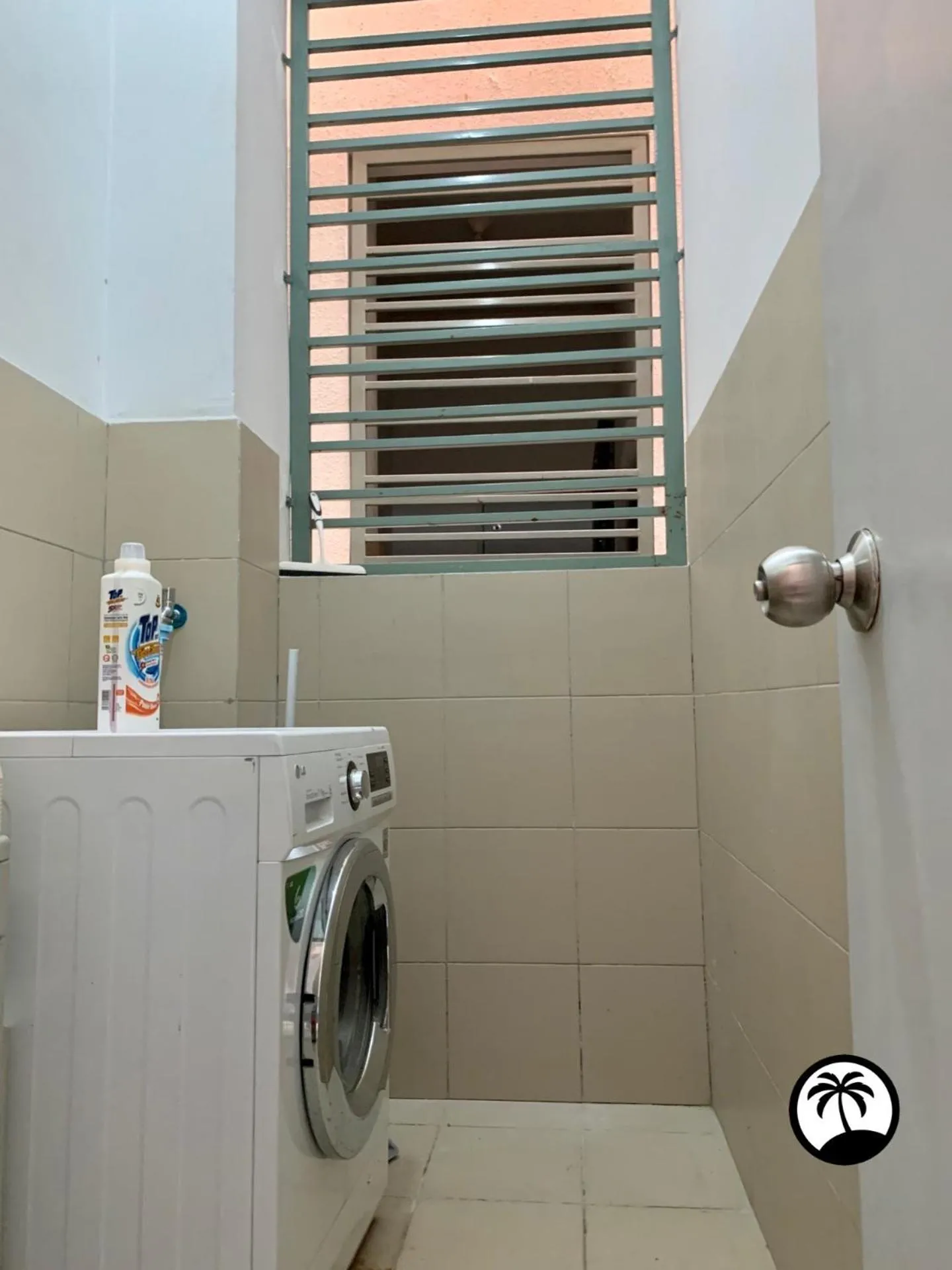 washing machine in Paradise Suite at the Loft, Imago