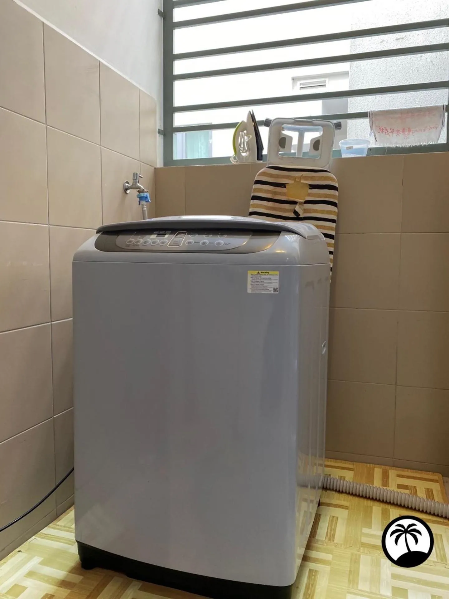 washing machine in Paradise Suite at the Loft, Imago