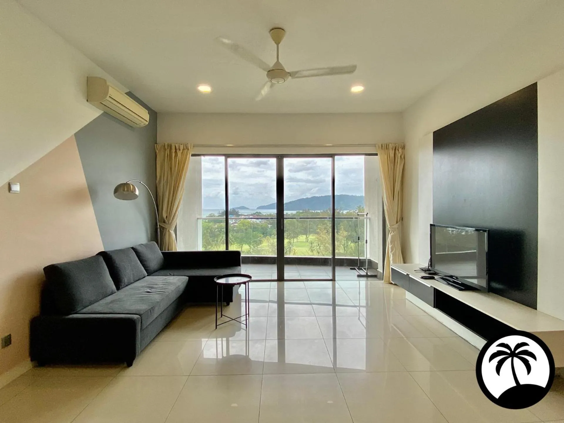 Living room in Paradise Suite at the Loft, Imago