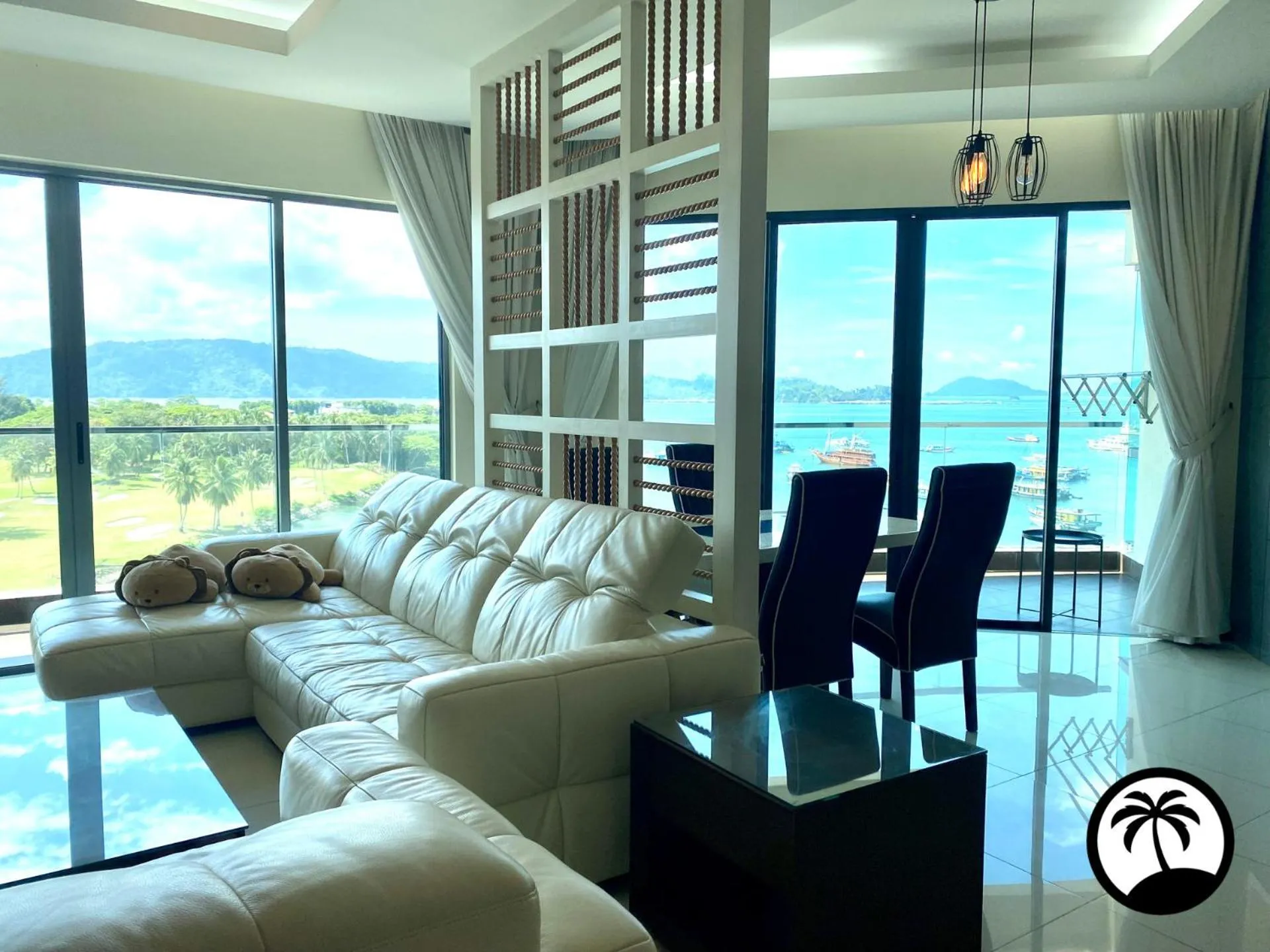 Living room in Paradise Suite at the Loft, Imago