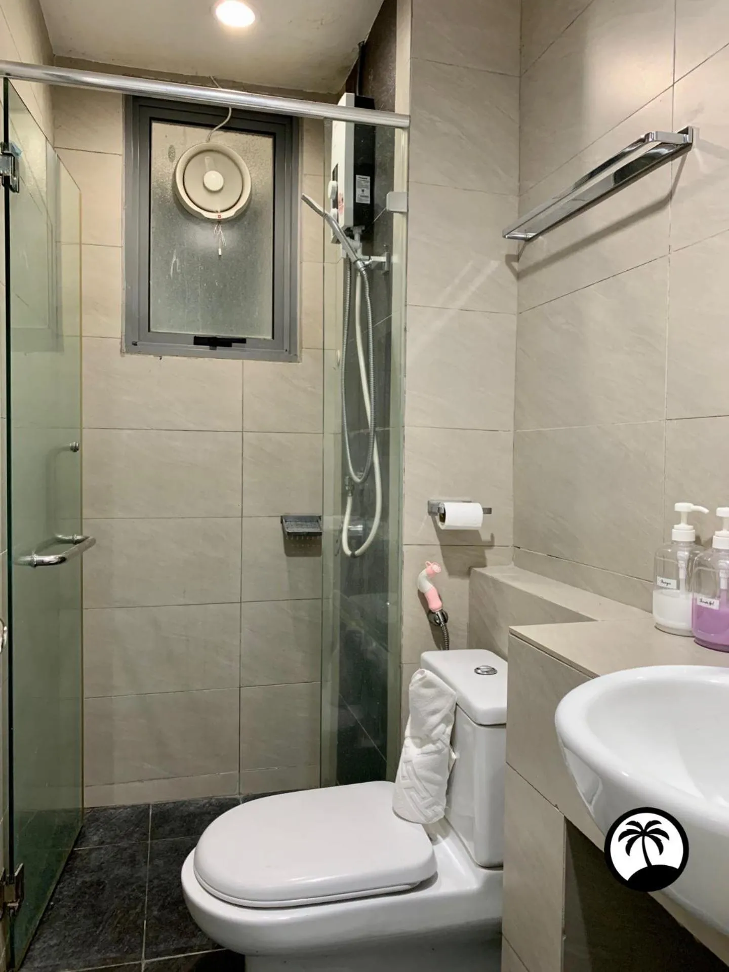 Bathroom in Paradise Suite at the Loft, Imago