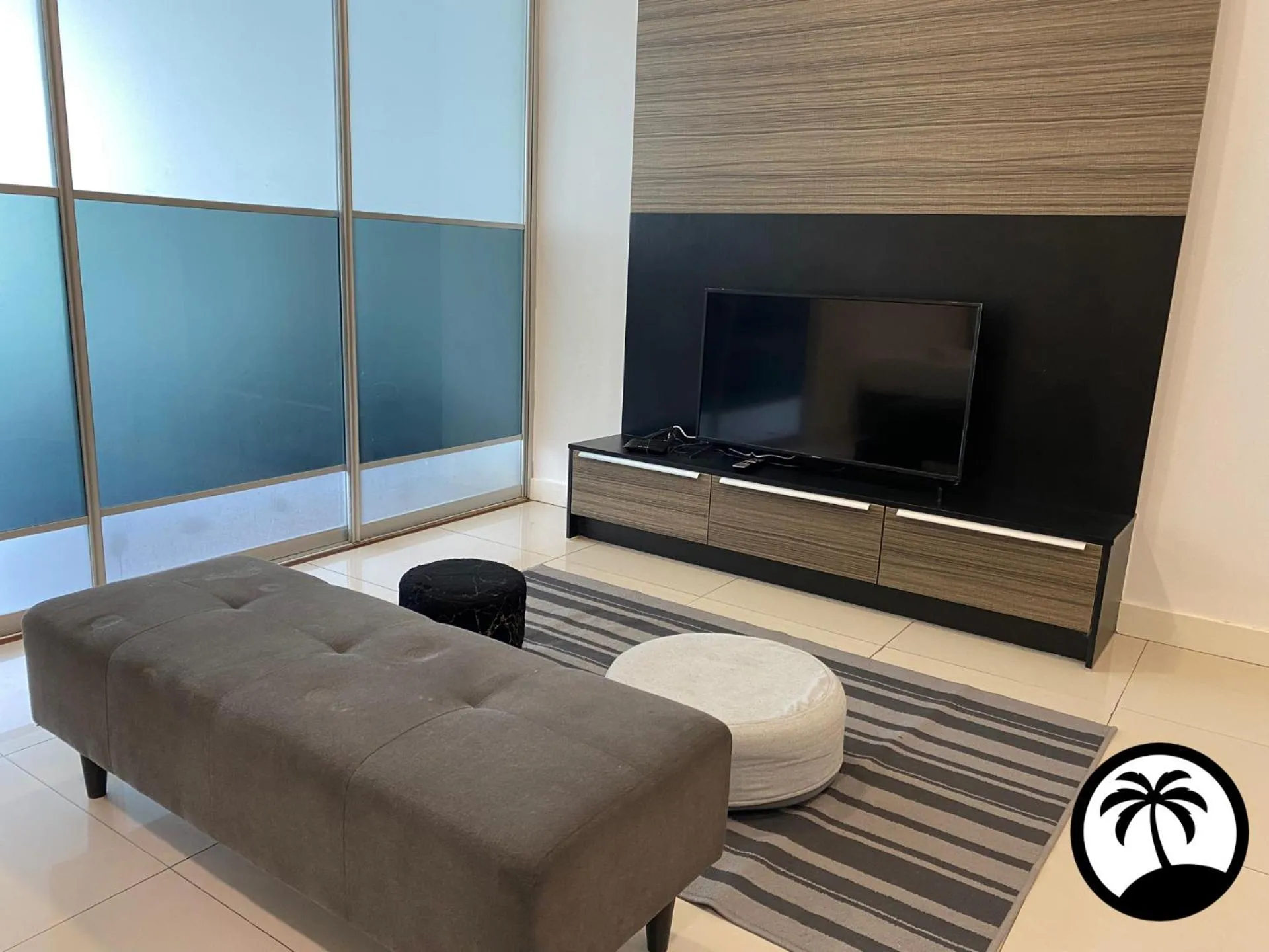 TV and multimedia in Paradise Suite at the Loft, Imago